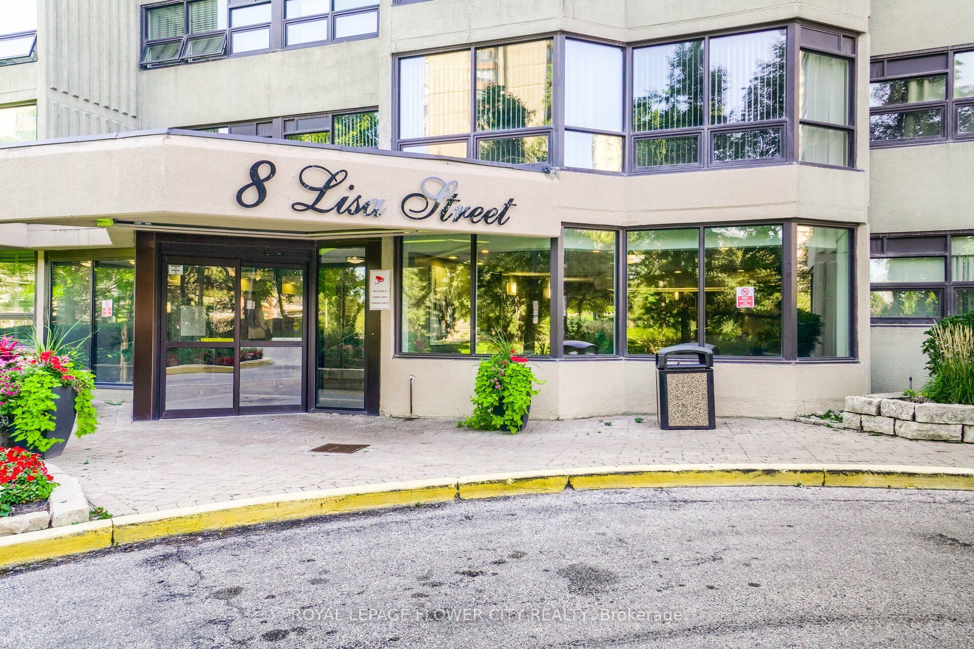 8 Lisa Street 307, Brampton, ON L6T 4S6 photo 4