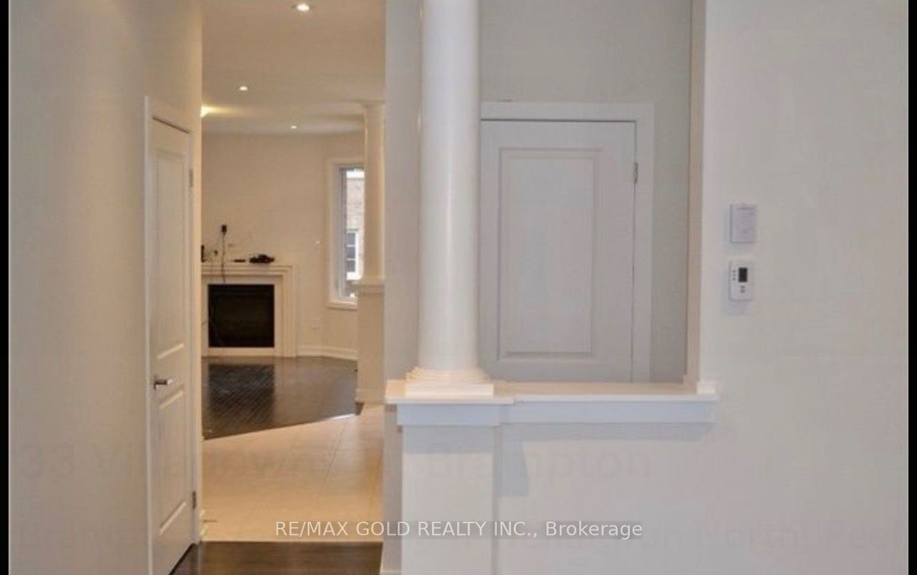 33 Villadowns Trail, Brampton, ON L6R 3V6 photo 3