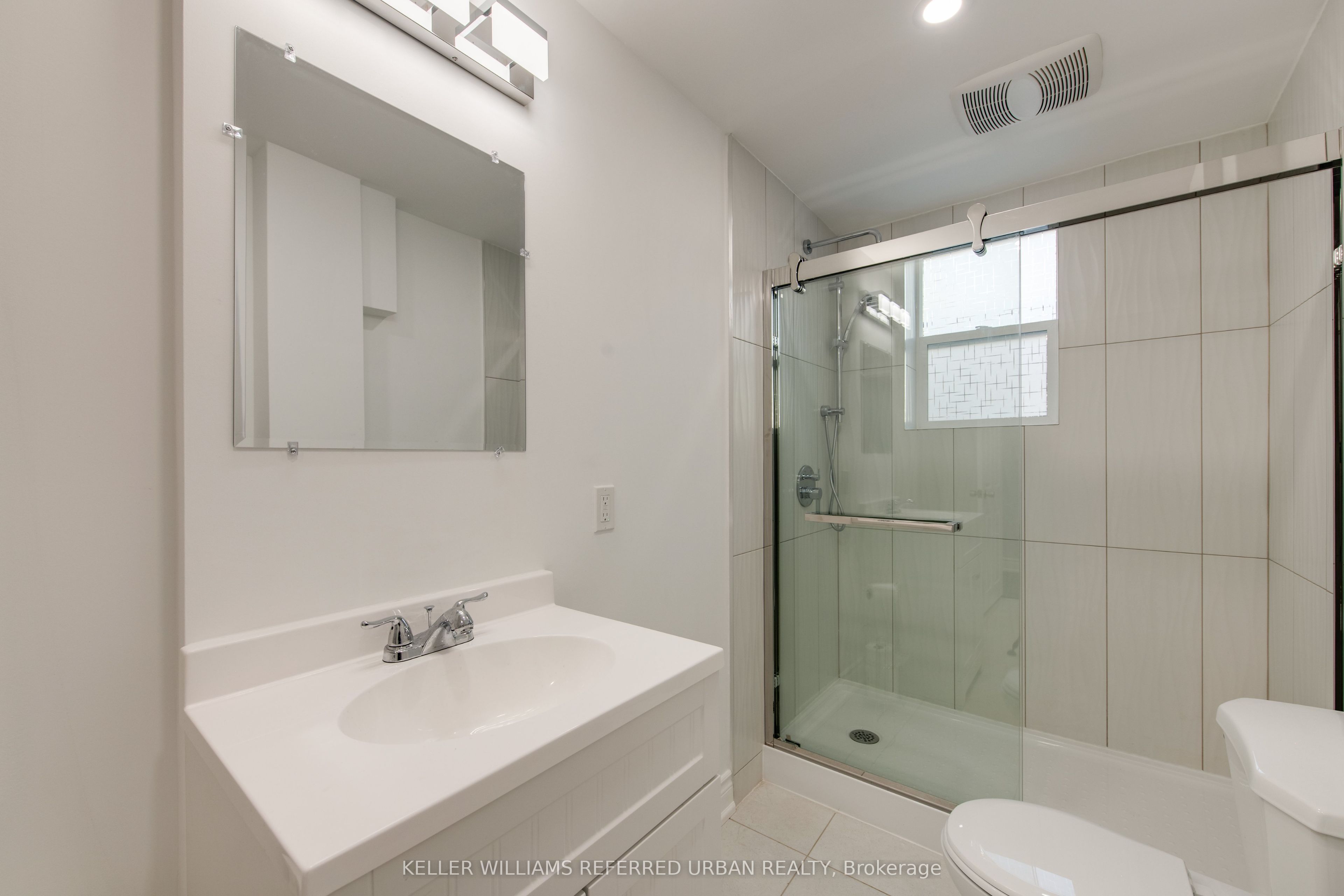 283 Evelyn Avenue Basement, Toronto, ON M6P 2Z8 photo 2