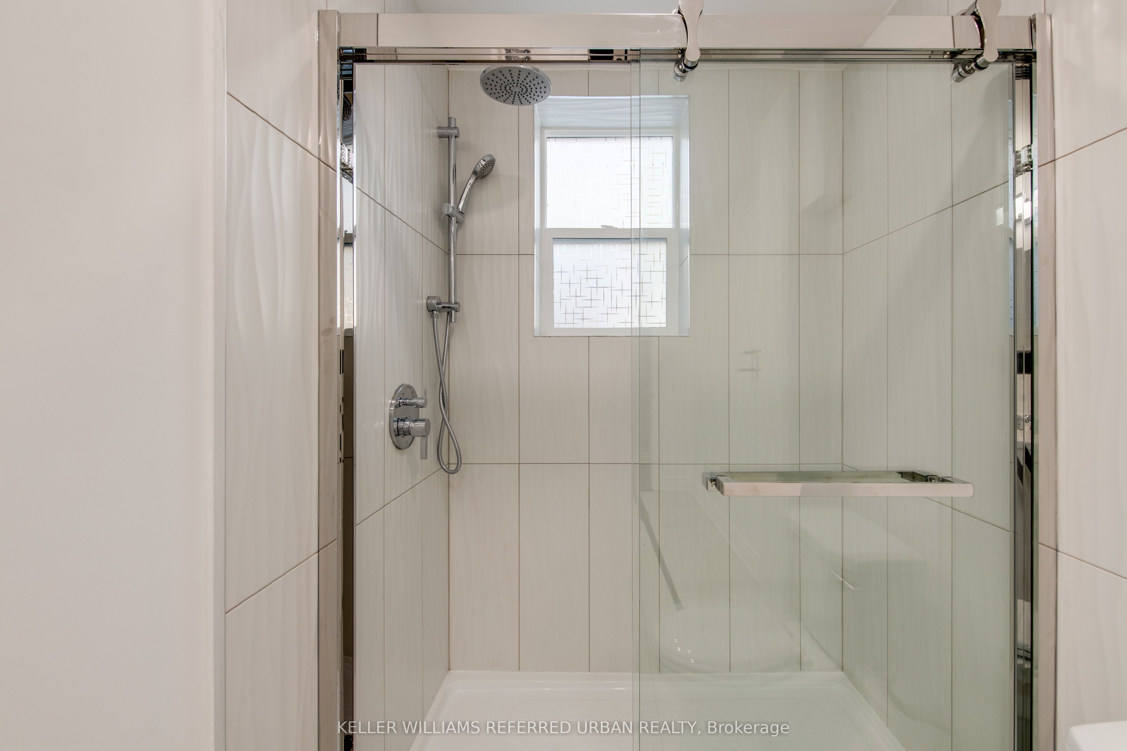 283 Evelyn Avenue Basement, Toronto, ON M6P 2Z8 photo 3
