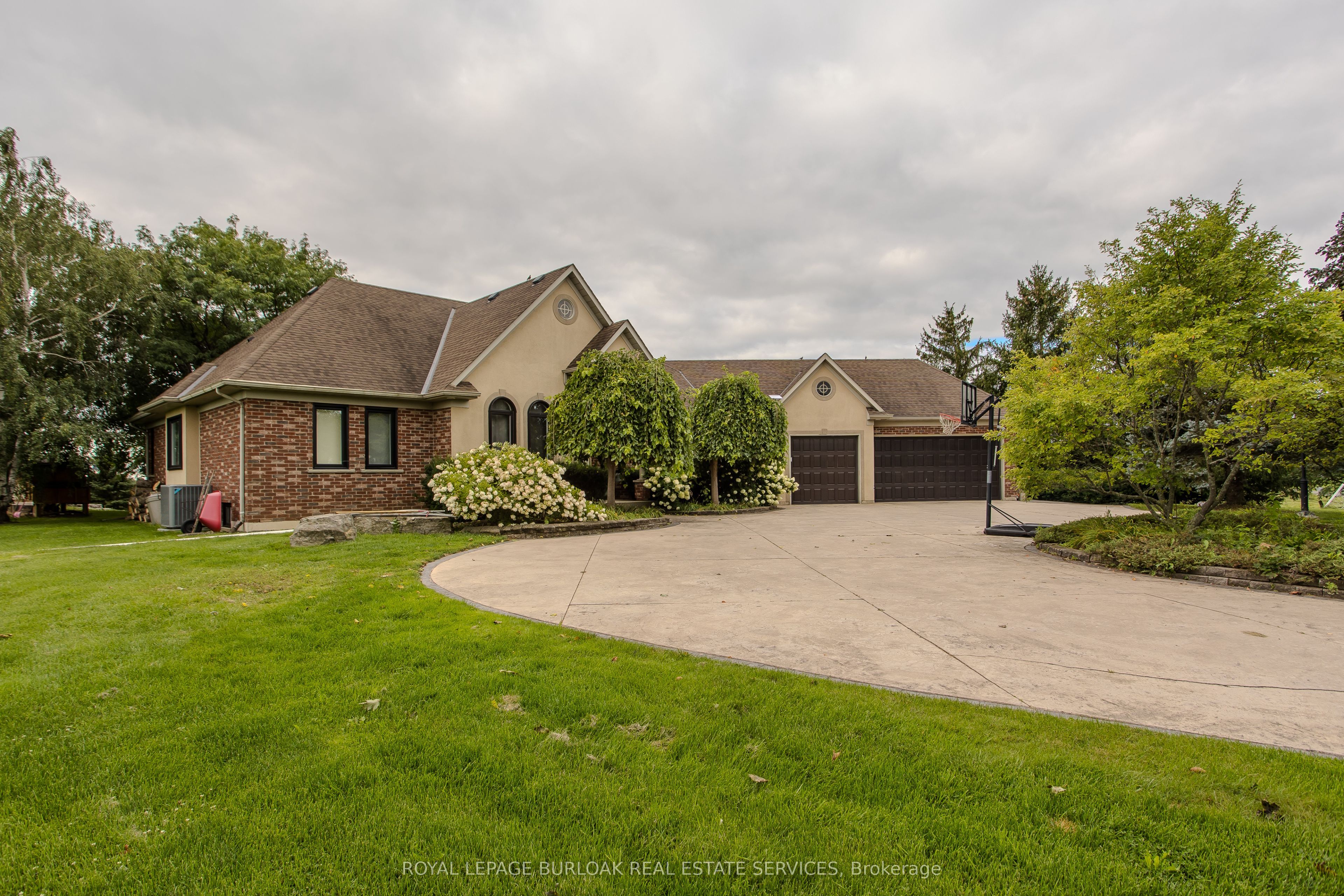 5200 2 Side Road, Burlington, ON L9E 0R2 photo 4
