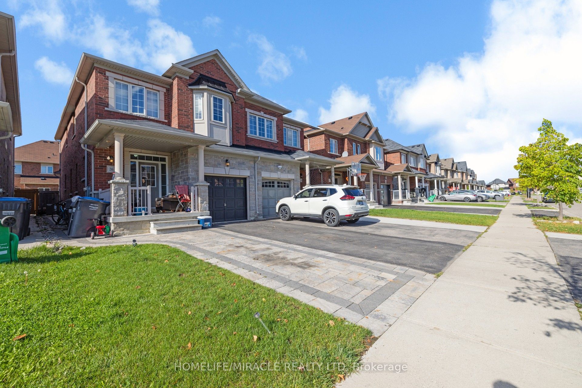 26 Altura Way, Brampton, ON L6P 4A1 photo 2