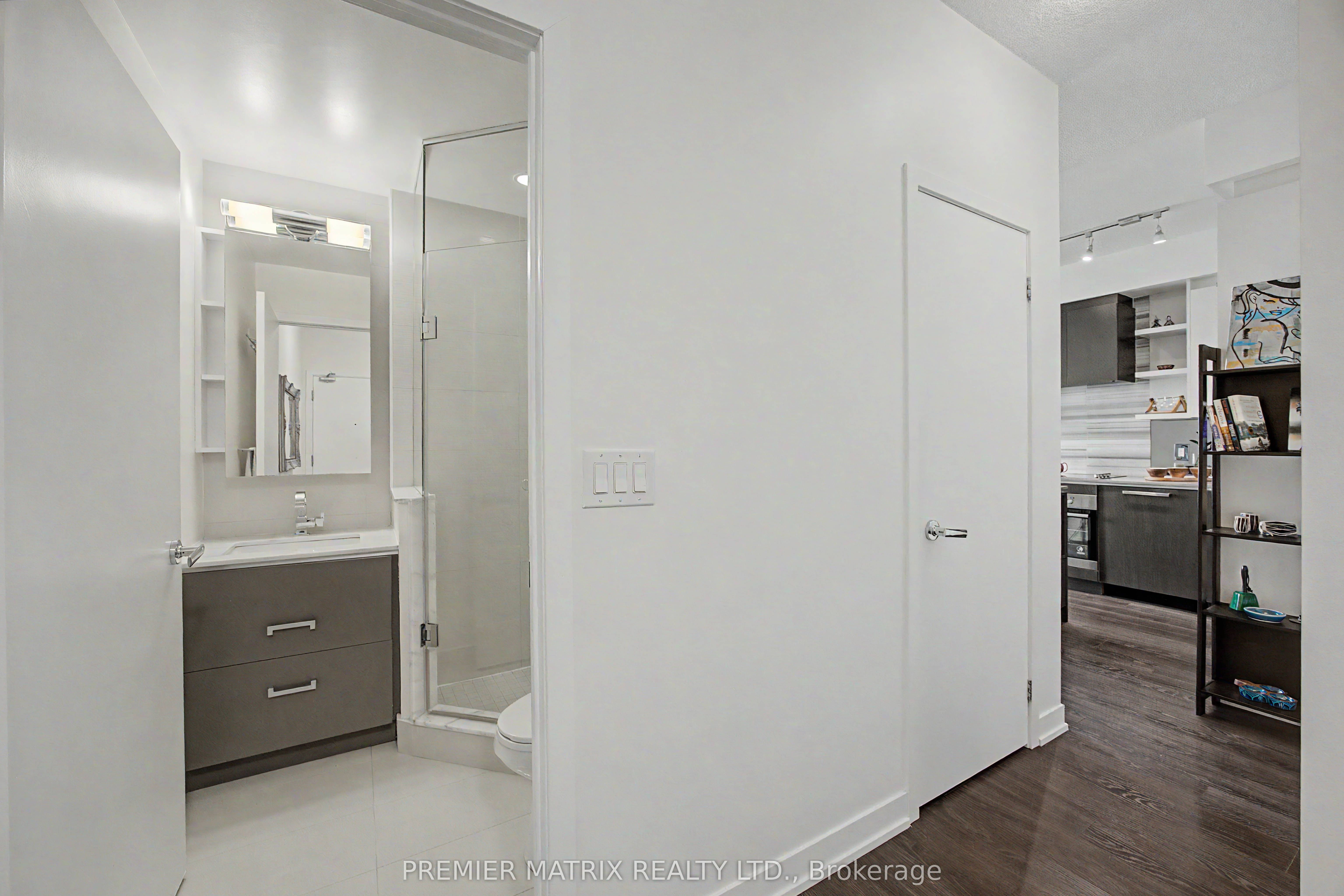 1830 Bloor Street W 930, Toronto, ON M6P 3K6 photo 2