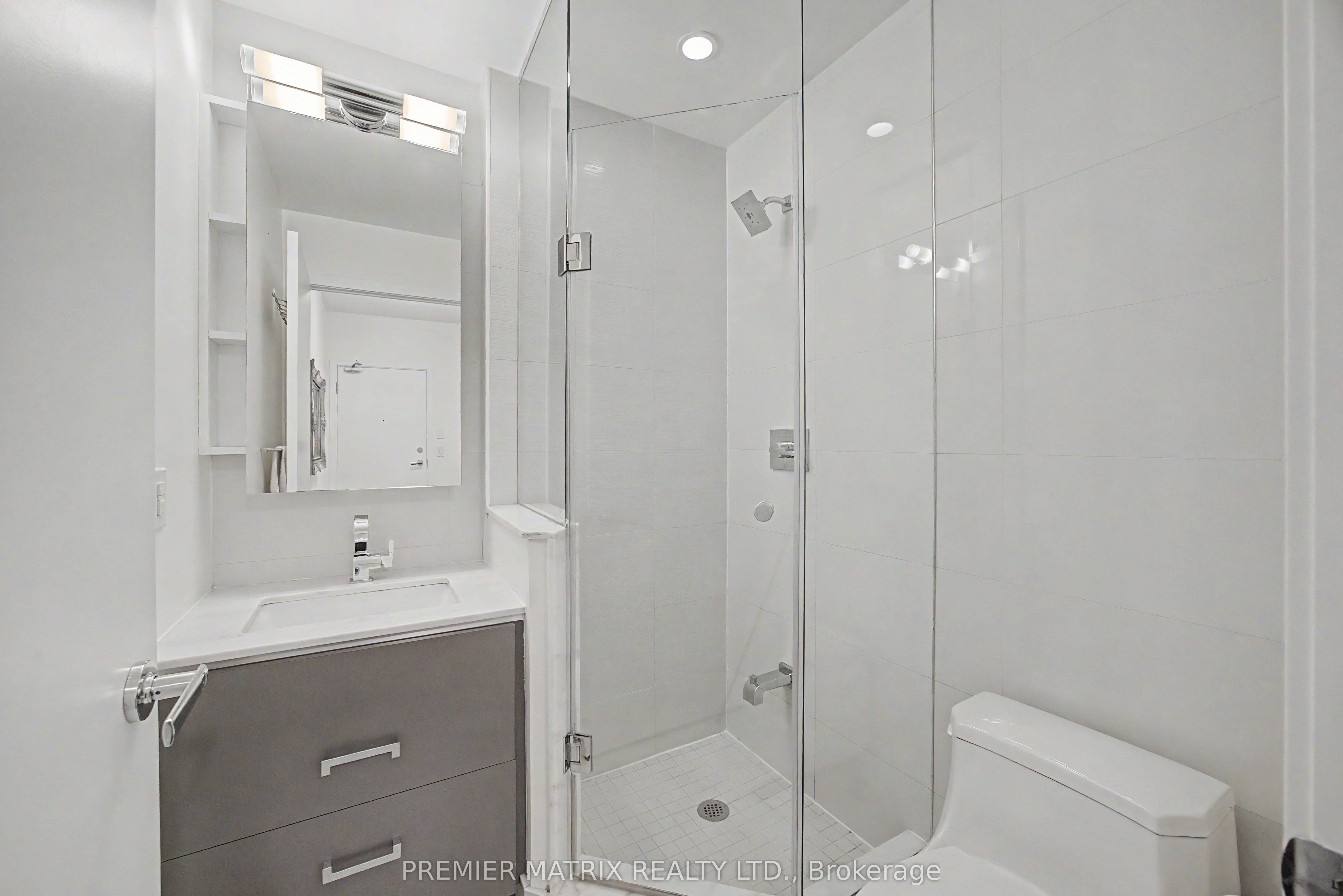 1830 Bloor Street W 930, Toronto, ON M6P 3K6 photo 3