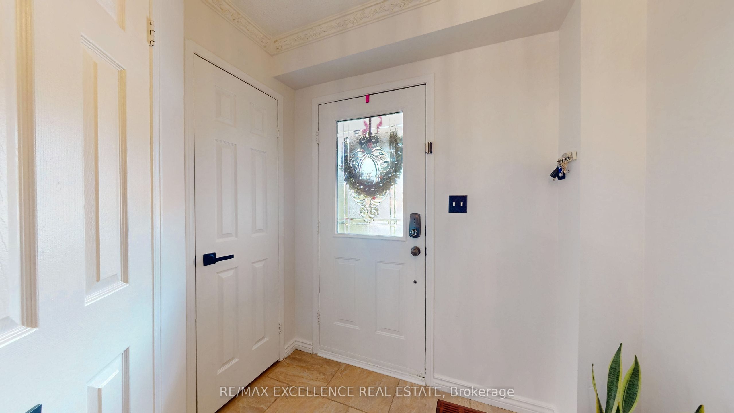 12 Prado Court, Toronto, ON M6B 4L2 photo 4