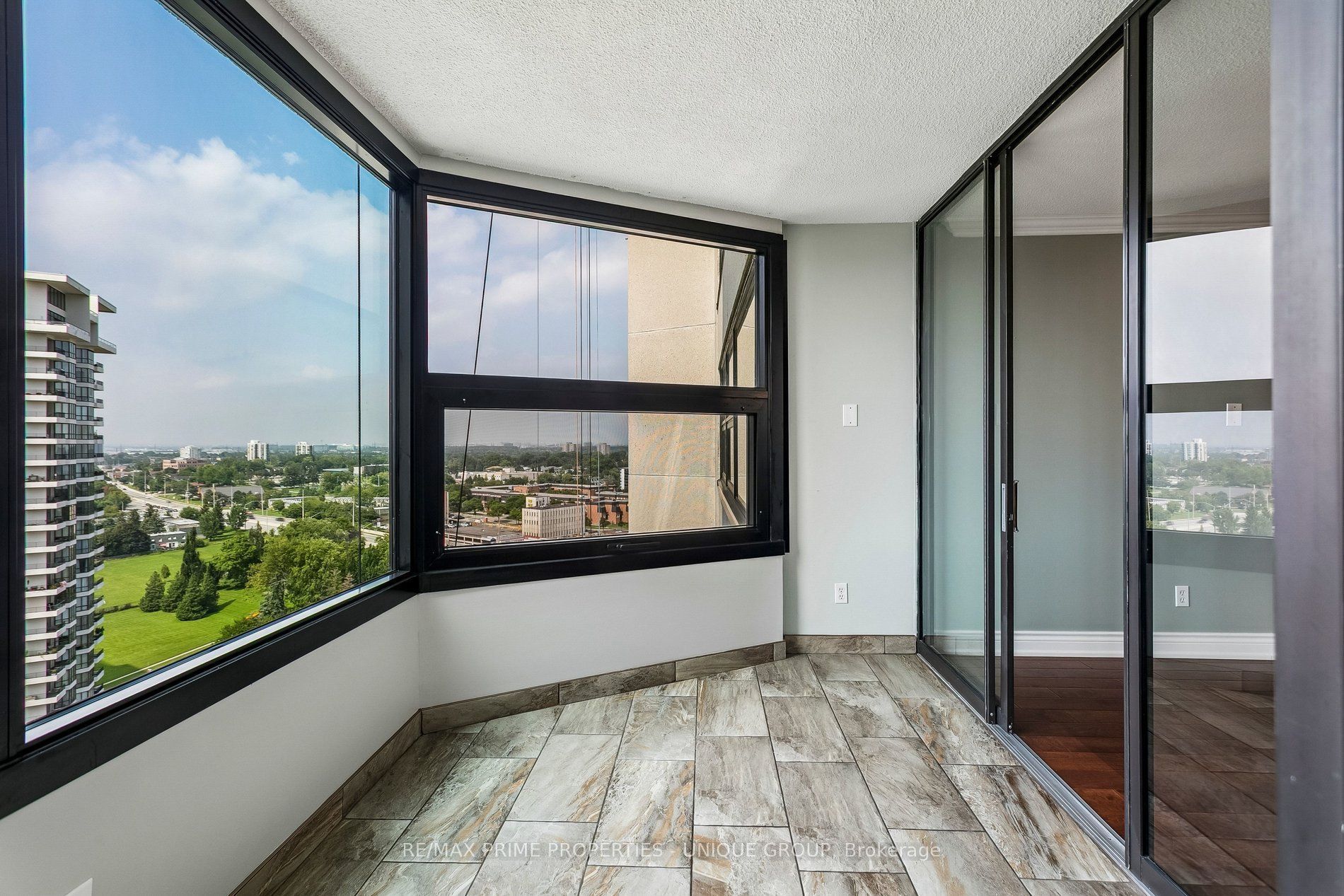 1300 Bloor Street 2108, Mississauga, ON L4Y 3Z2 photo 4