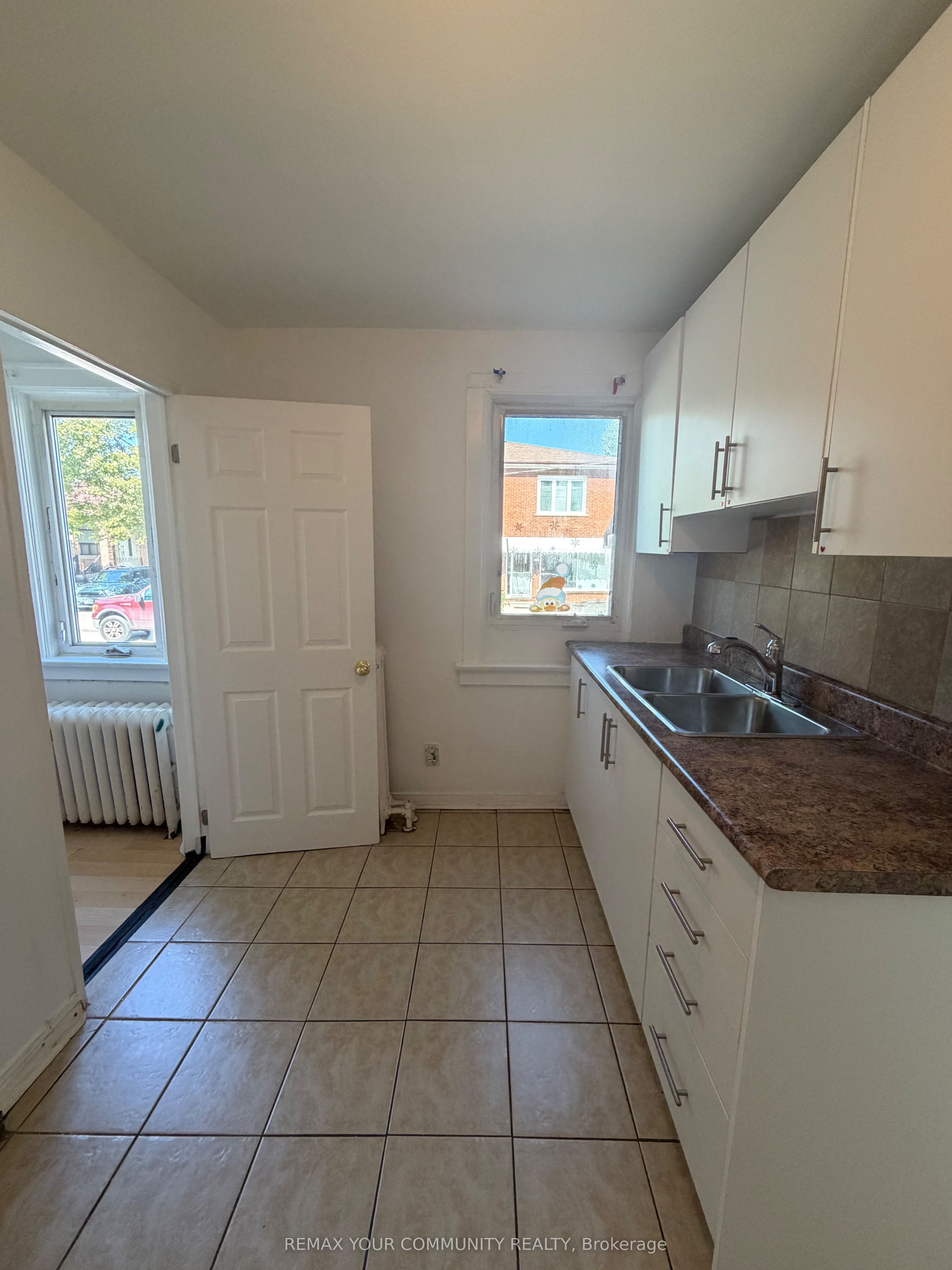 127 Morrison Avenue, Toronto, ON M6E 1M5 photo 5