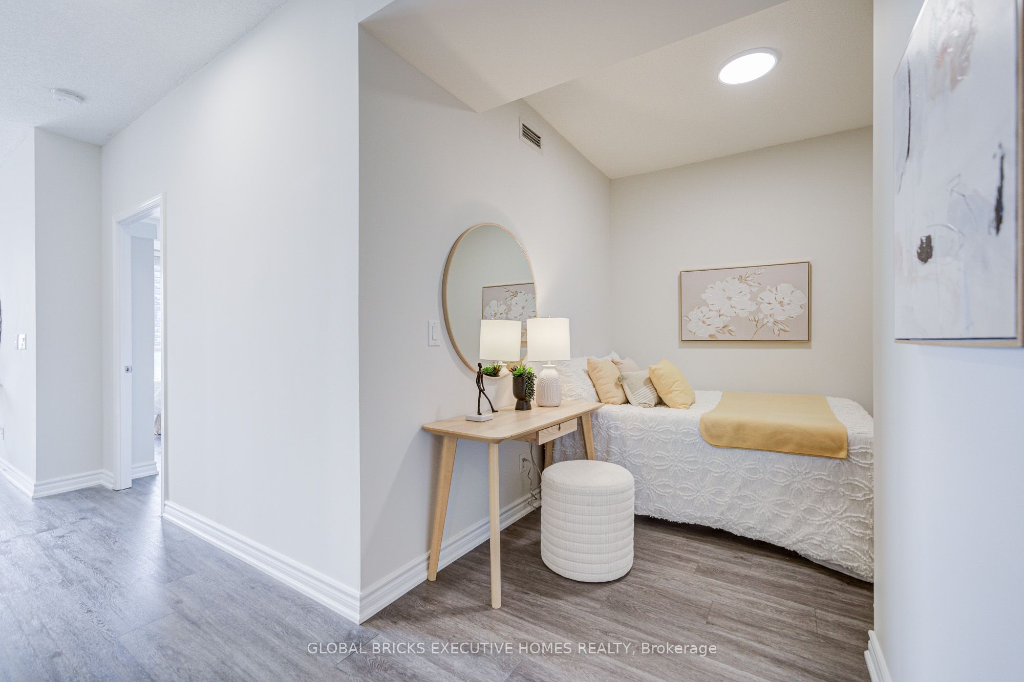388 Prince of Wales Drive 2911, Mississauga, ON L5B 0A1 photo 4