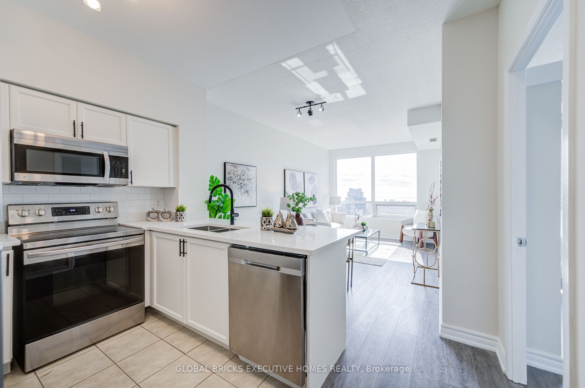 388 Prince of Wales Drive 2911, Mississauga, ON L5B 0A1 photo 5