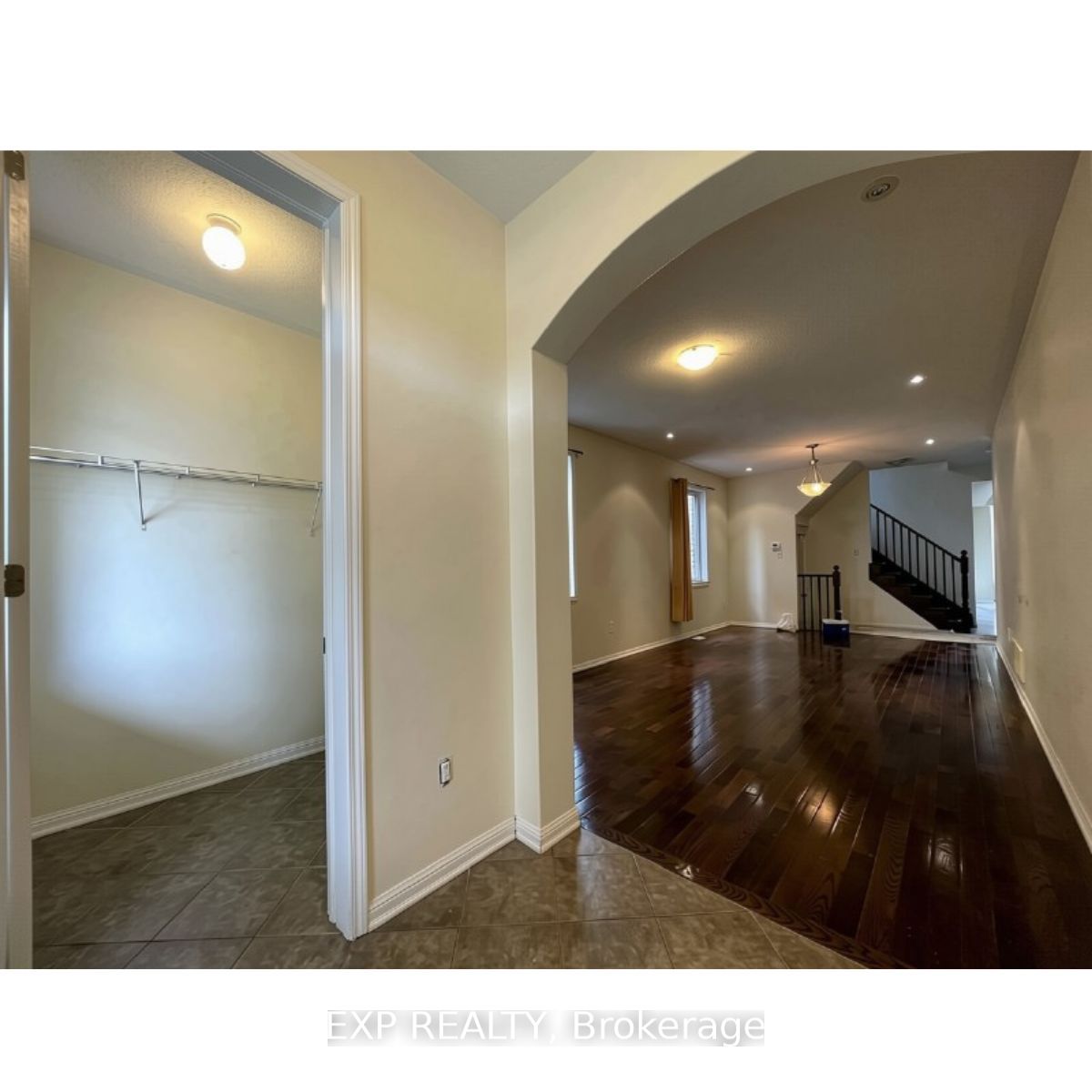 58 Meadowcrest ( Upper Main) Lane, Brampton, ON L7A 0V7 photo 4