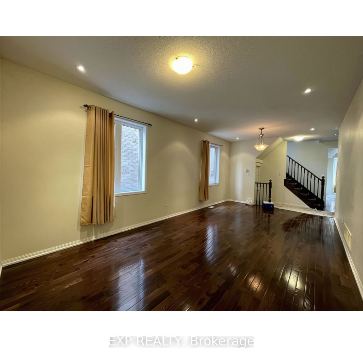 58 Meadowcrest ( Upper Main) Lane, Brampton, ON L7A 0V7 photo 5