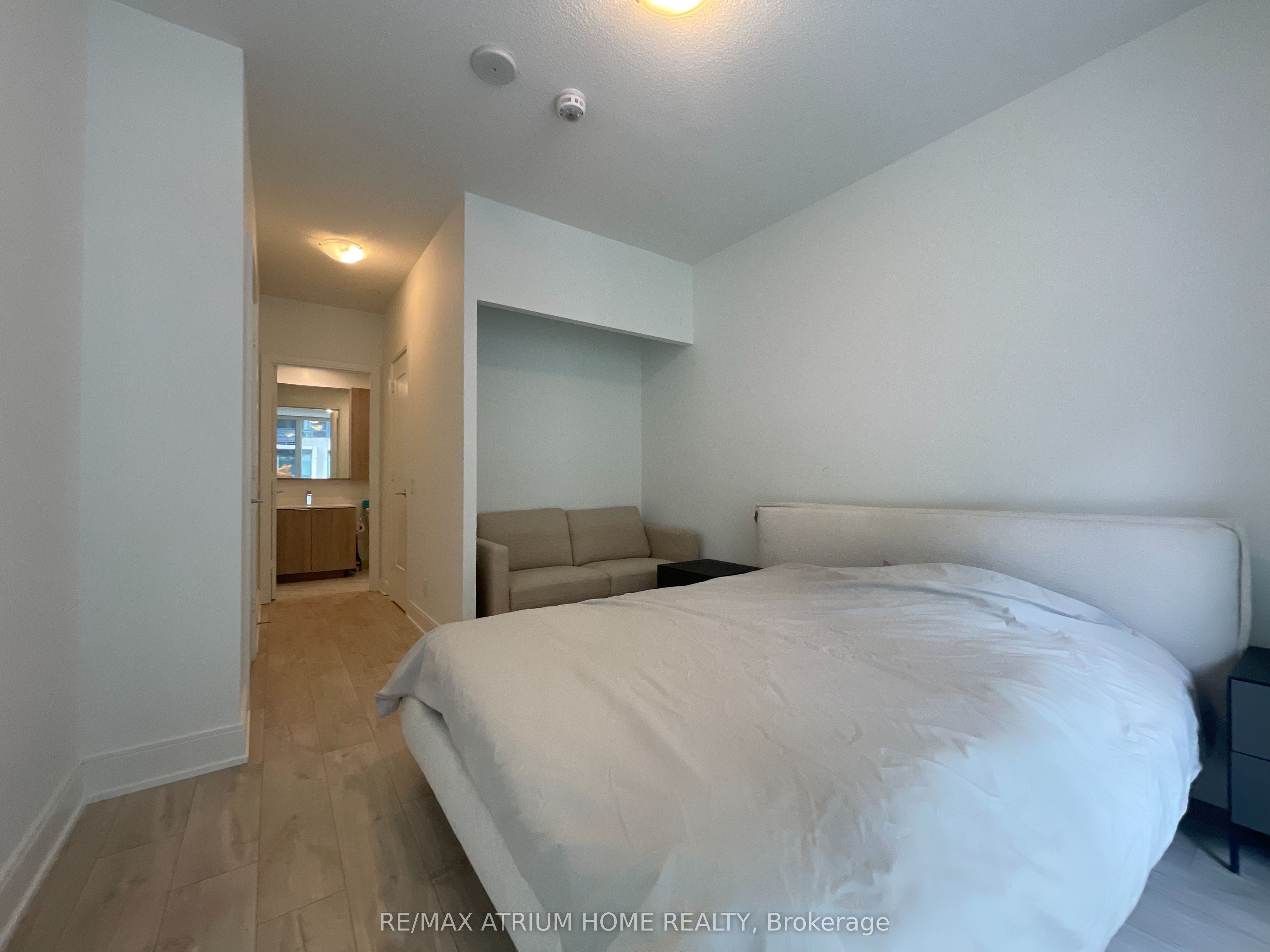 70 Annie Craig Drive Th 105, Toronto, ON M8V 0C4 photo 5