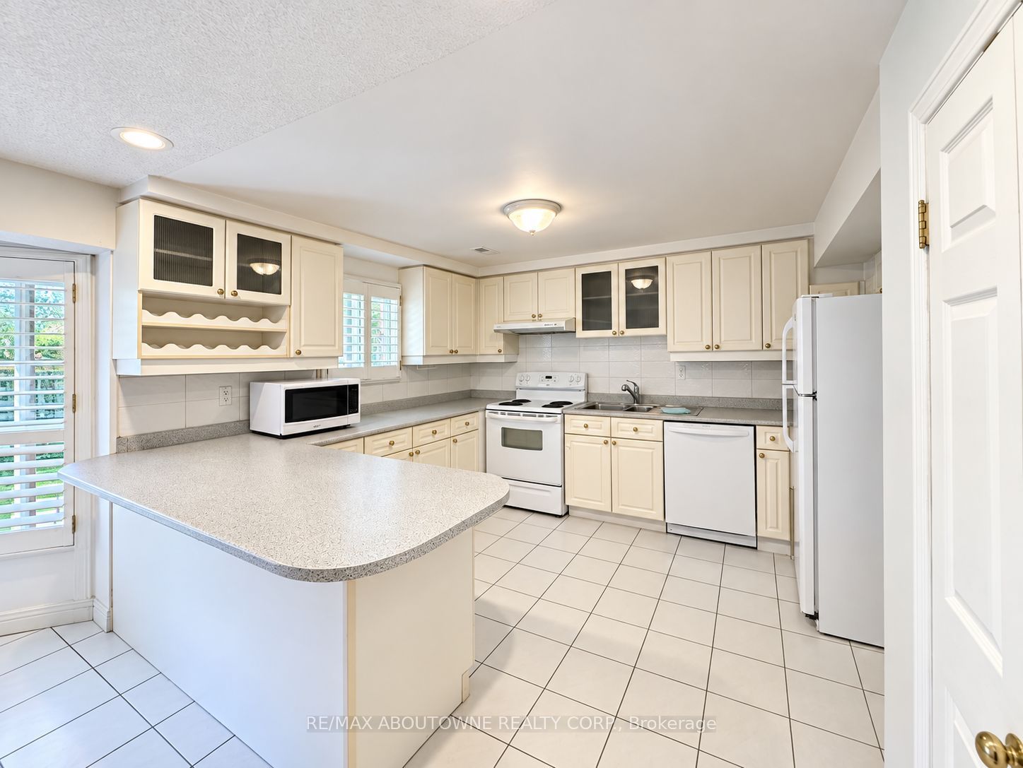 1374 Heritage Way Lower, Oakville, ON L6M 3C9 photo 5