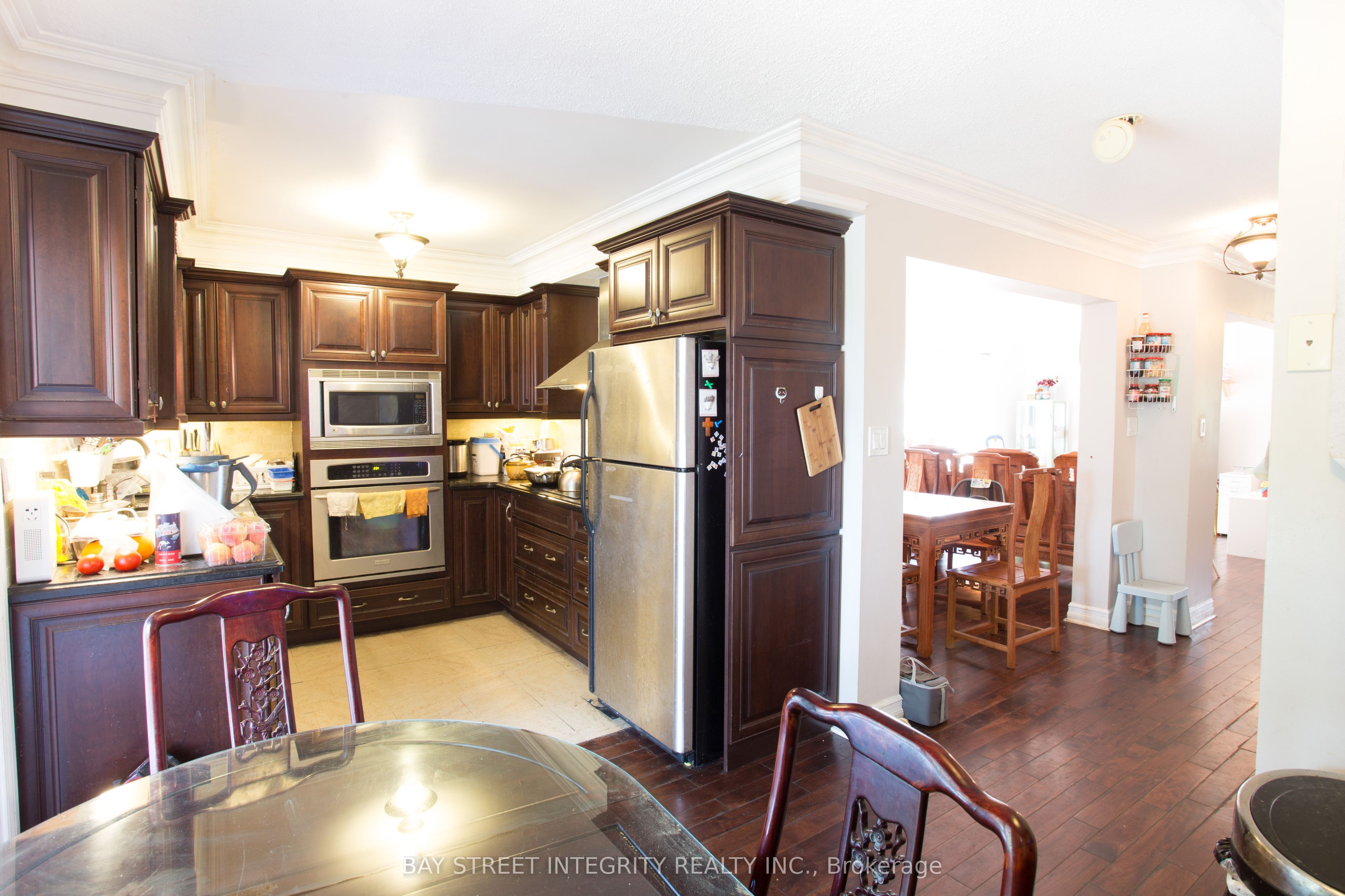 860 Messenger Meadow Drive, Mississauga, ON L5C 3T2 photo 4