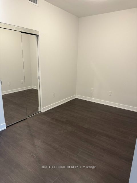 430 Square One Drive 3205, Mississauga, ON L5B 0E6 photo 3