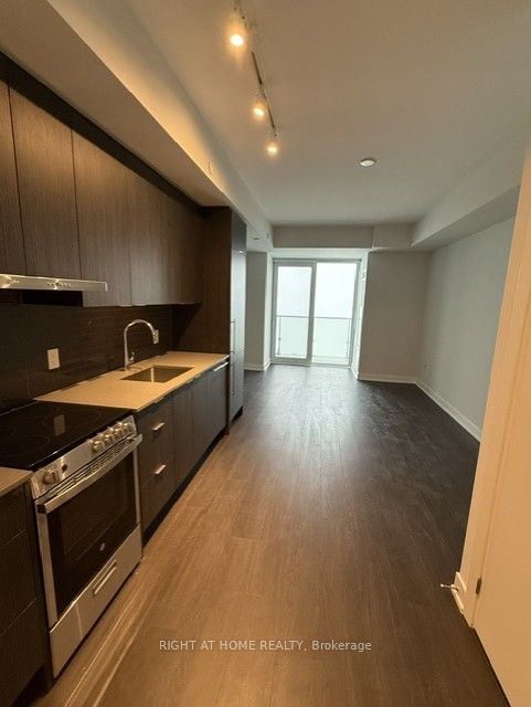 430 Square One Drive 3205, Mississauga, ON L5B 0E6 photo 4