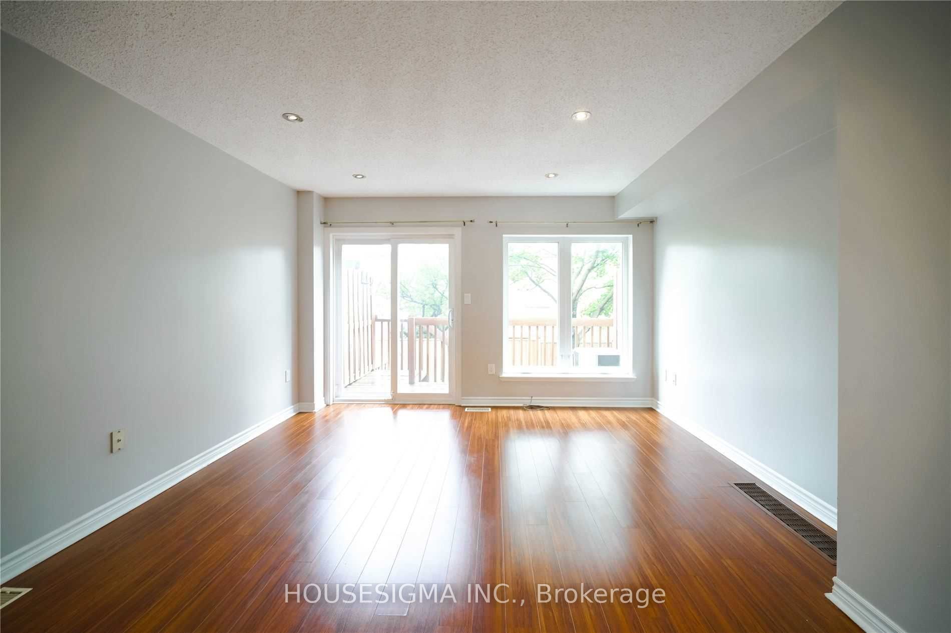 80 Strathaven Drive 21, Mississauga, ON L5R 3V9 photo 2