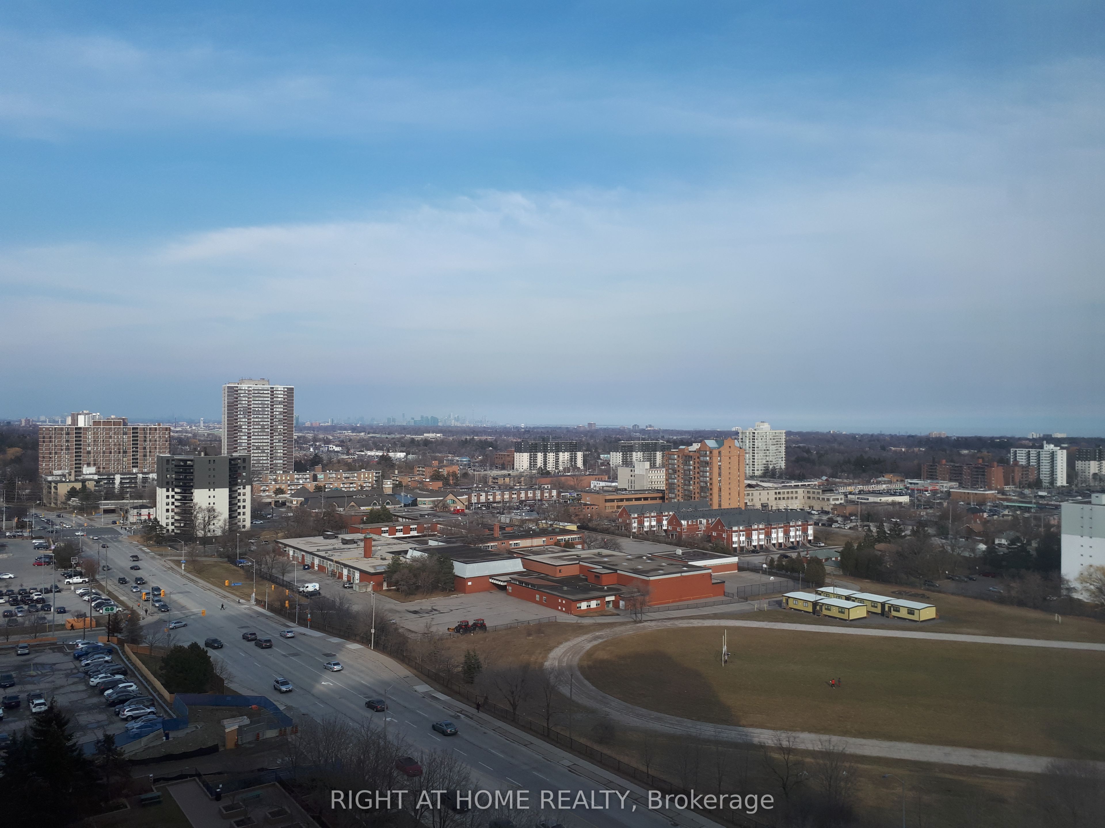 155 Hillcrest Avenue 816, Mississauga, ON L5B 3Z2