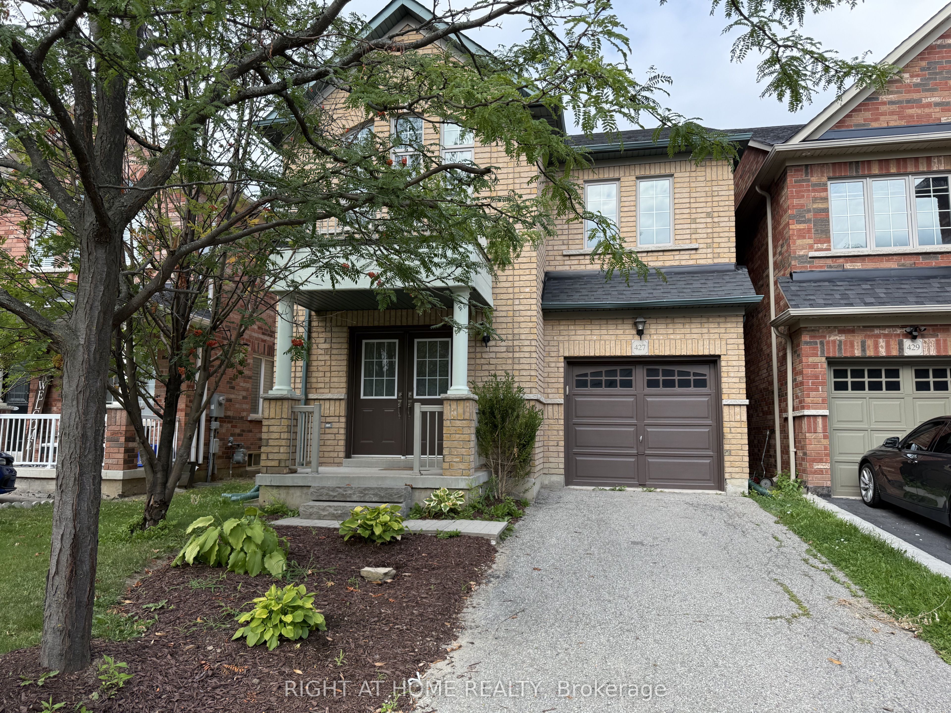 427 Chandler Crescent, Milton, ON L9T 0S9 photo 2