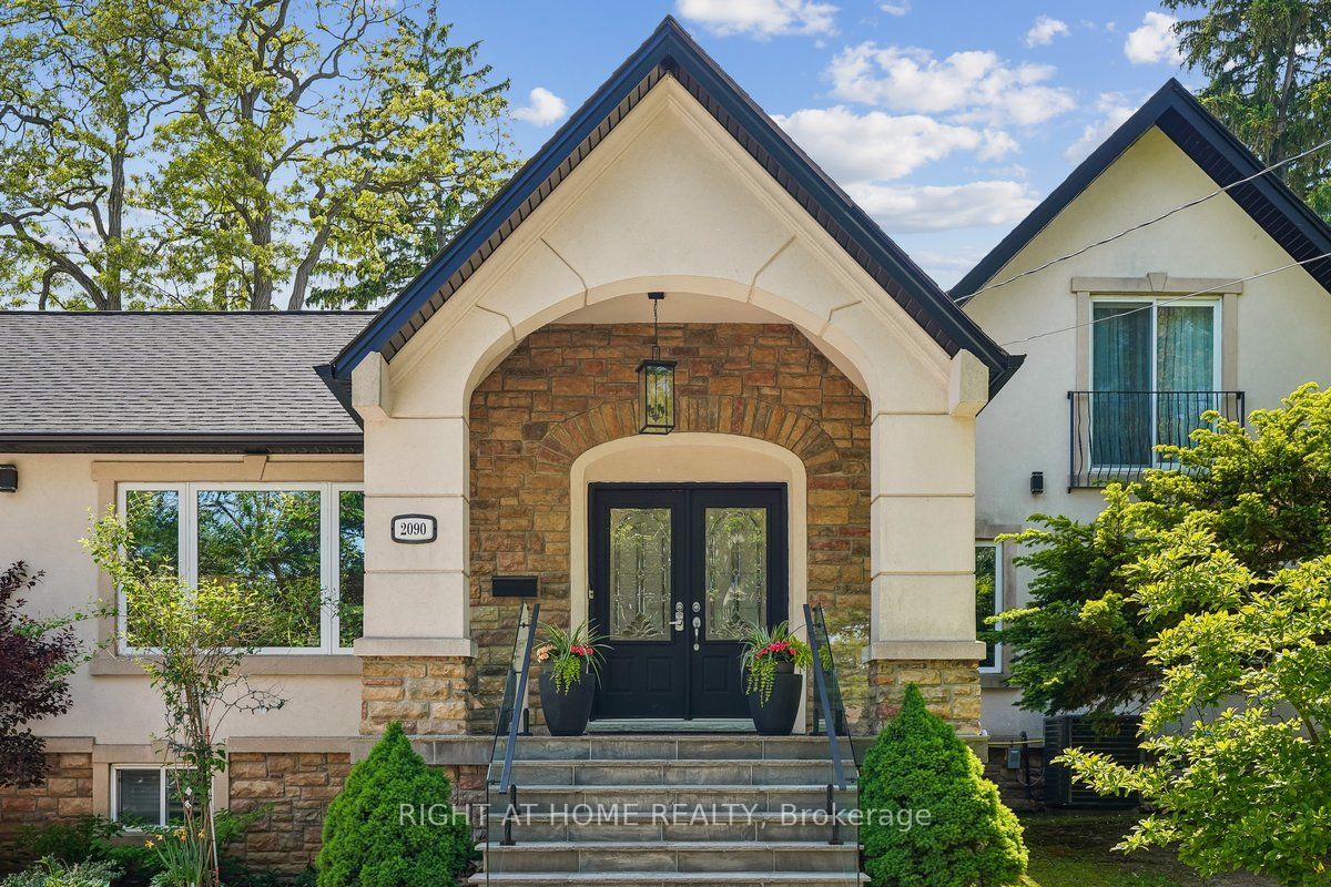 2090 Stonehouse Crescent, Mississauga, ON L5H 3J1