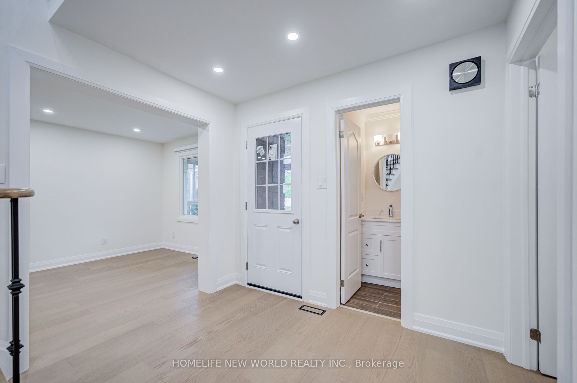 199 Harrowsmith Drive W, Mississauga, ON L5R 1R8 photo 5