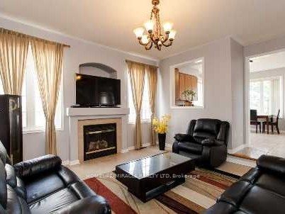 5936 Whitehorn Avenue, Mississauga, ON L5V 2Y8 photo 5