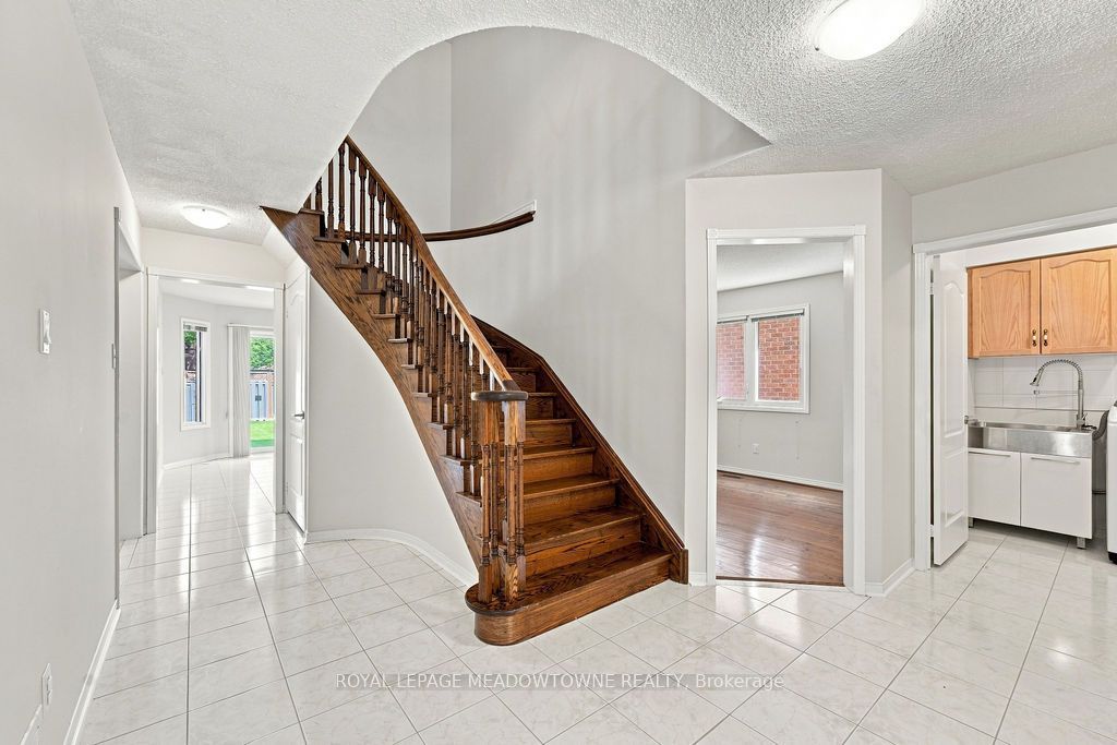 3268 Cajun Crescent, Mississauga, ON L5L 5T7 photo 3