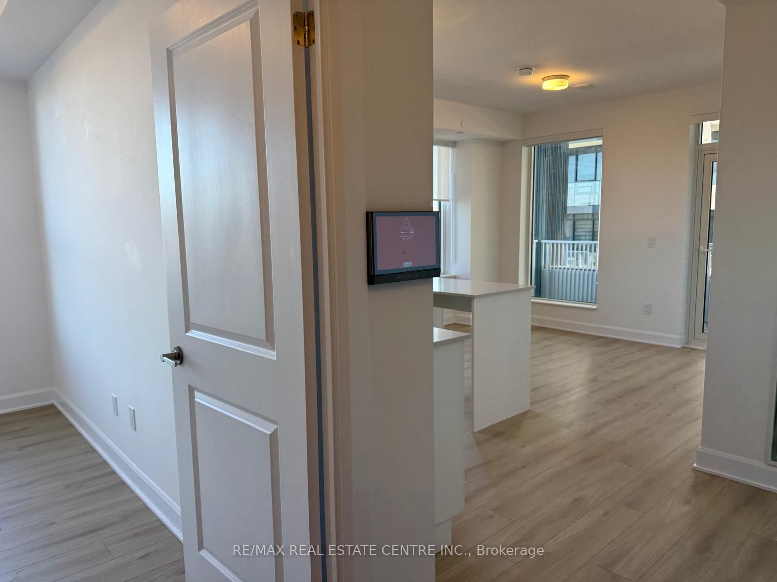 3240 William Coltson Avenue 310, Oakville, ON L6H 0X1 photo 3