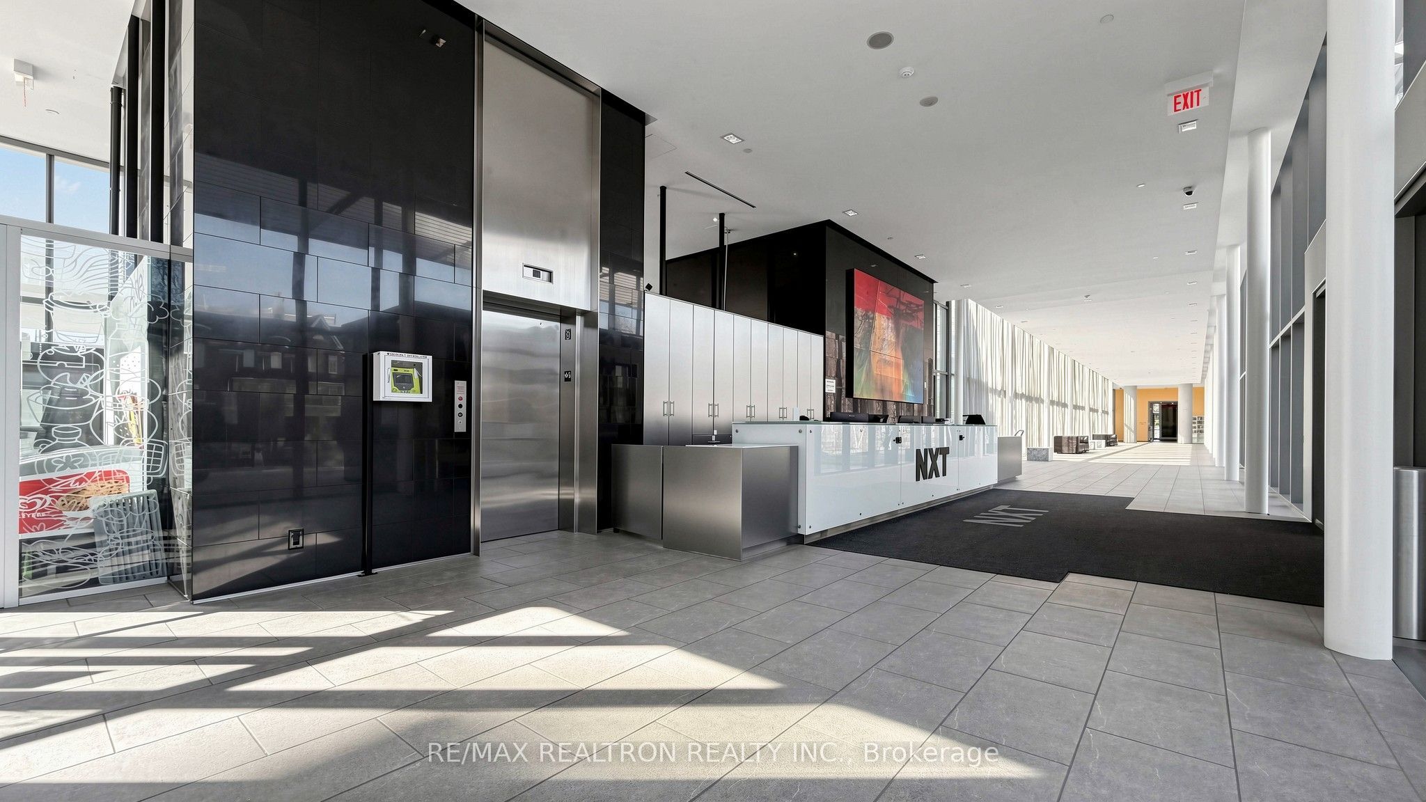 105 The Queensway Avenue 3301, Toronto, ON M6S 5B5 photo 3