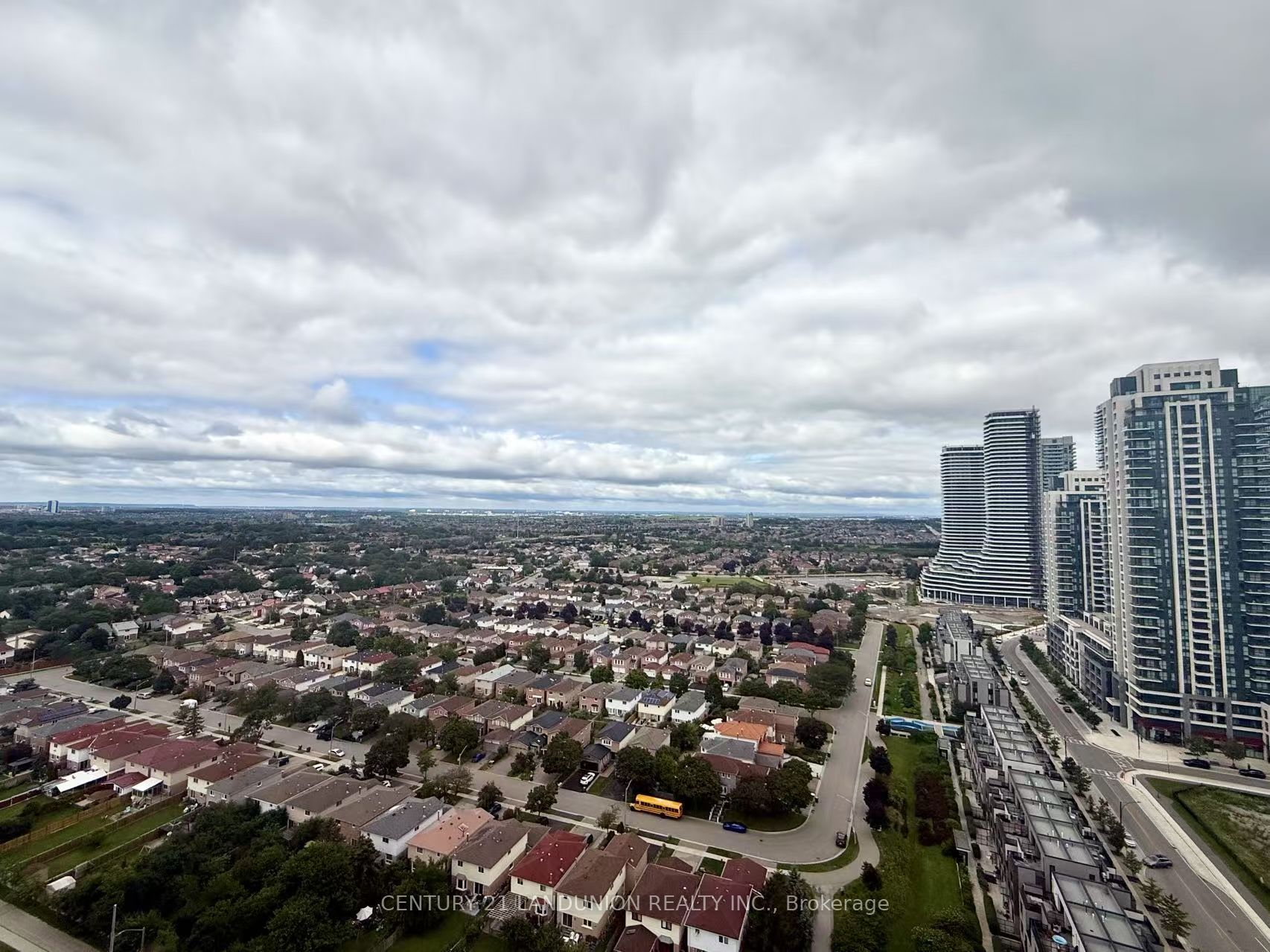 448 Burnhamthorpe Road W 2003, Mississauga, ON L5B 0R4