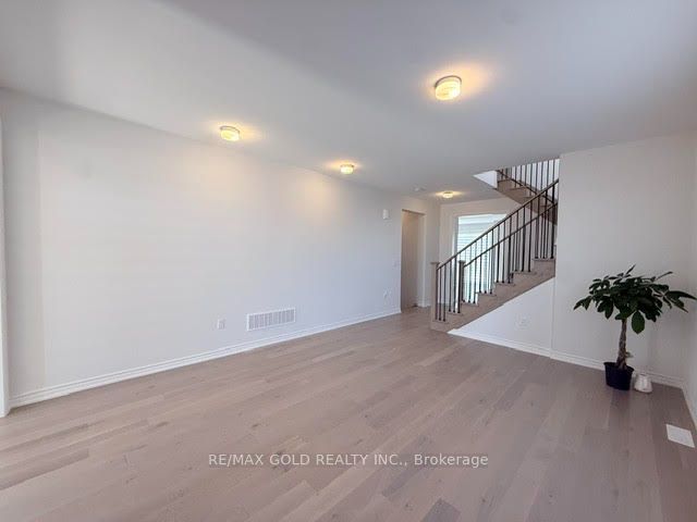 41 Tapscott Crescent, Brampton, ON L7C 0Z4 photo 5