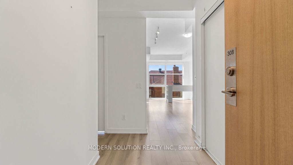 1787 St Clair Avenue W 308, Toronto, ON M6N 0B7 photo 3