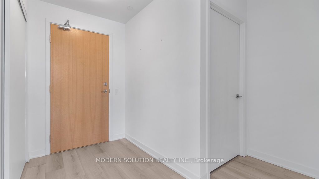 1787 St Clair Avenue W 308, Toronto, ON M6N 0B7 photo 4