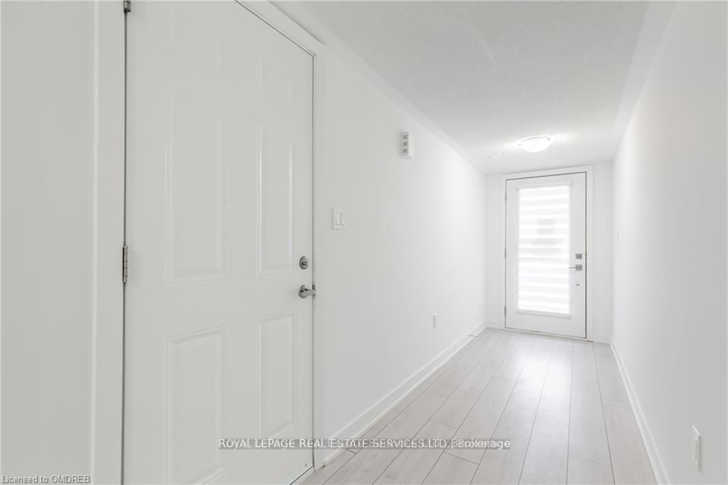 3047 CHERRY BLOSSOM, Burlington, ON L7M 2A9 photo 3