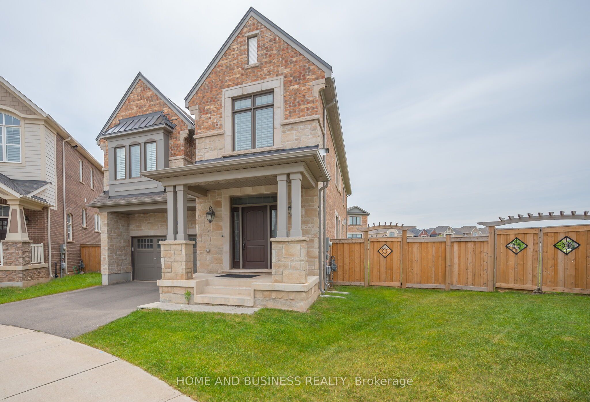3357 Mintwood Circle, Oakville, ON L6H 0N6 photo 2
