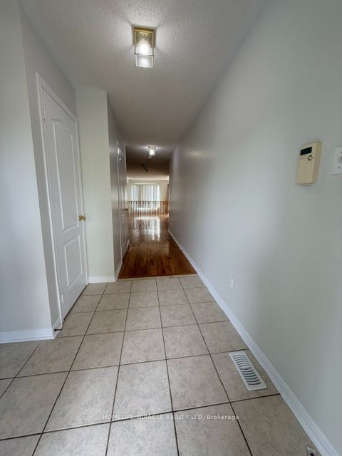 6391 Spinnaker Circle 7, Mississauga, ON L5W 1Z4 photo 3
