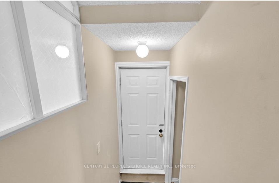 104 Larkspur Road Basement, Brampton, ON L6R 1X2 photo 2