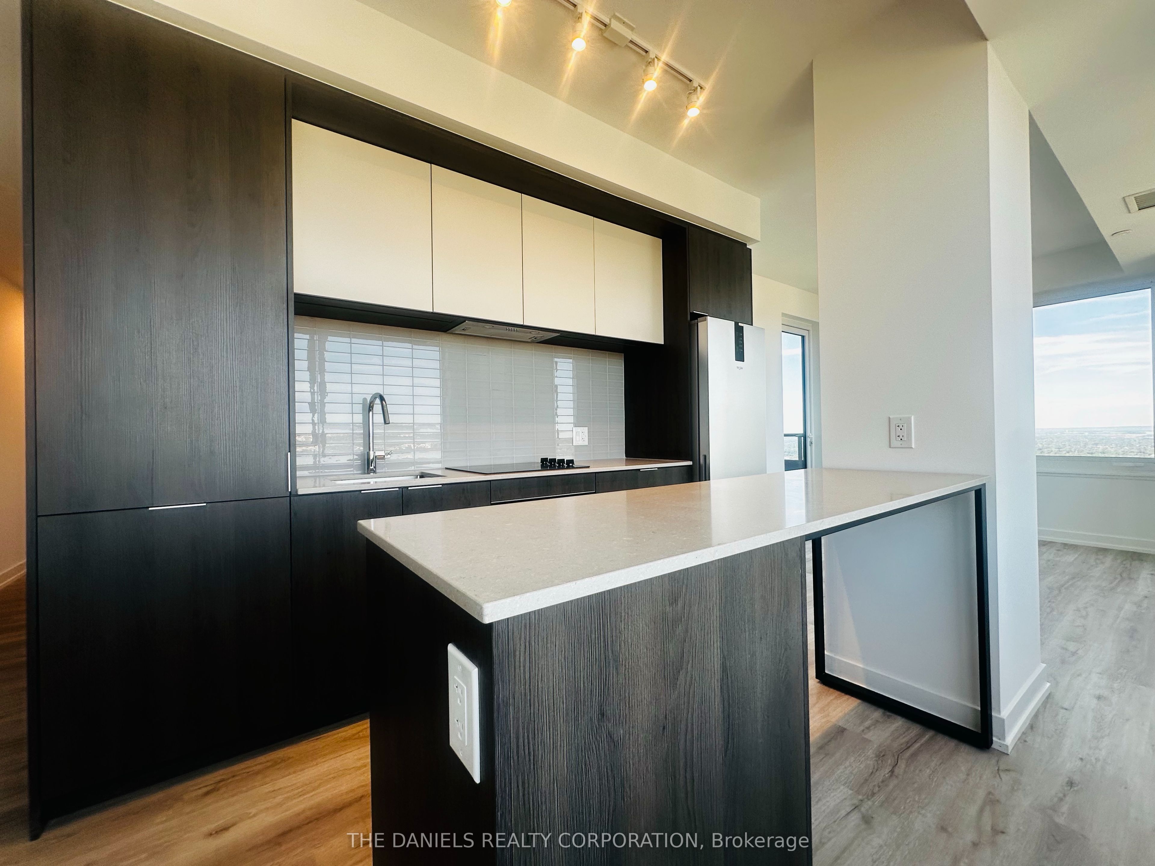 395 Square One Drive 4710, Mississauga, ON L5B 0P6 photo 5