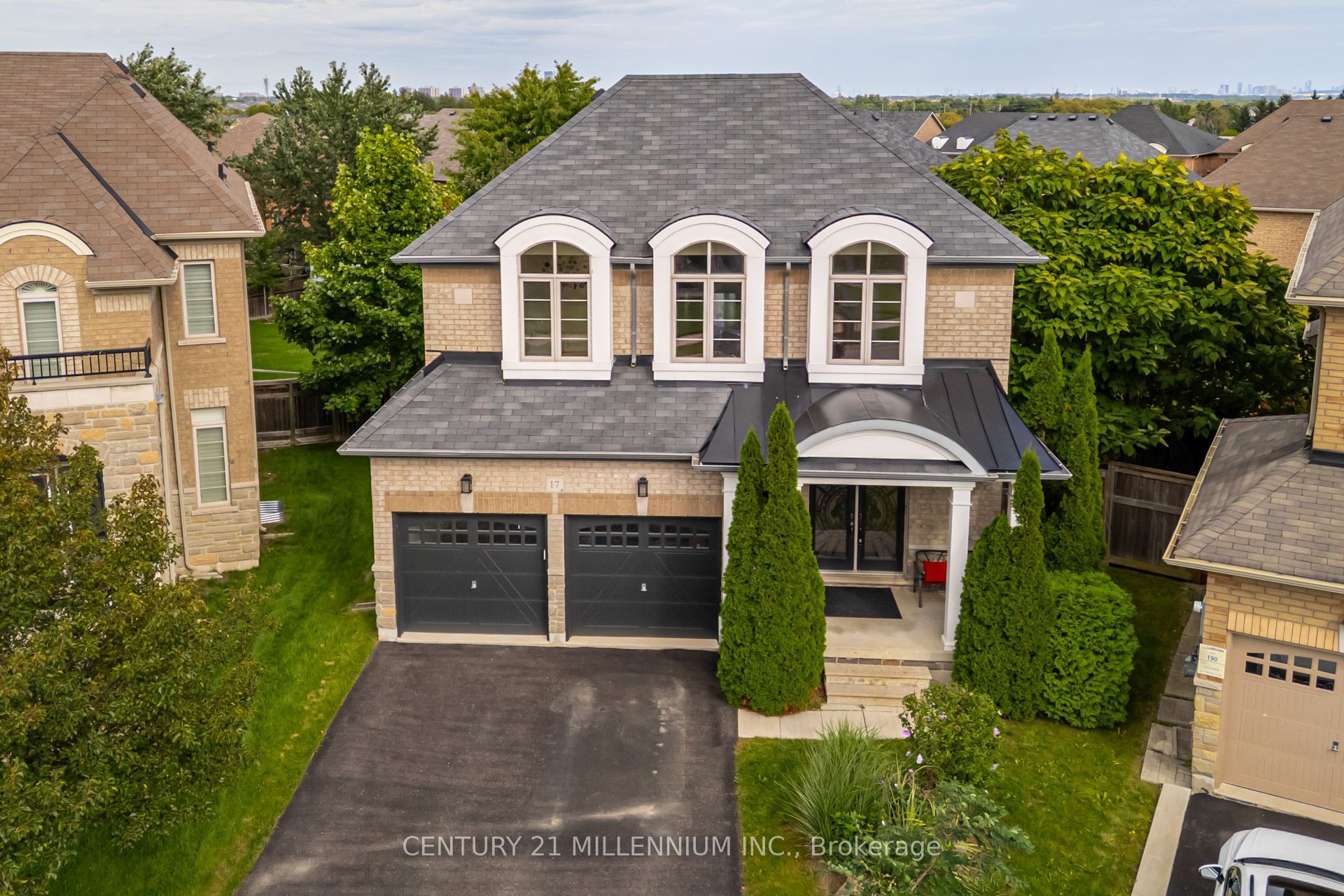 17 Island Grove, Brampton, ON L6X 0W6 photo 2