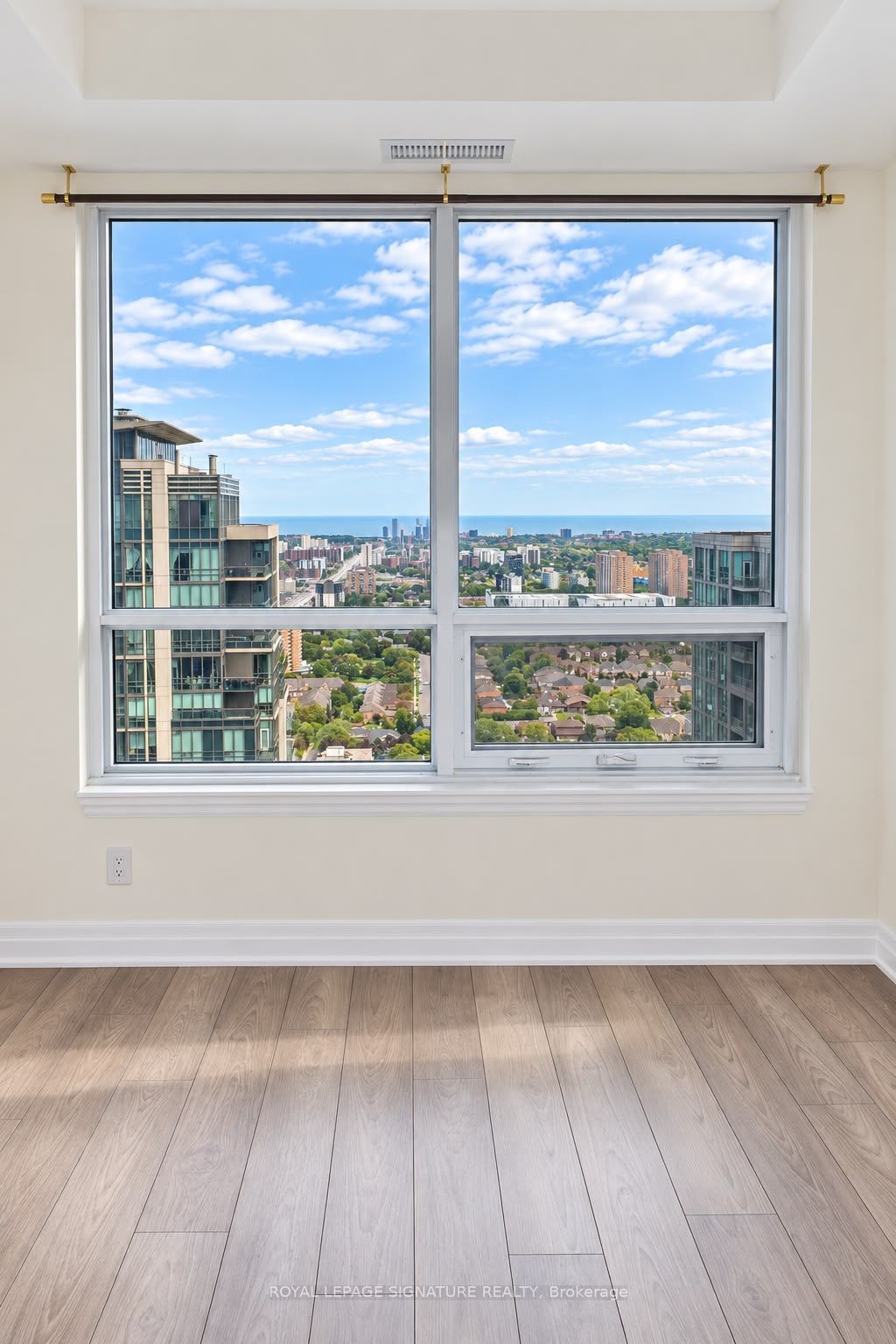36 Elm Drive 3306, Mississauga, ON L5B 0N3