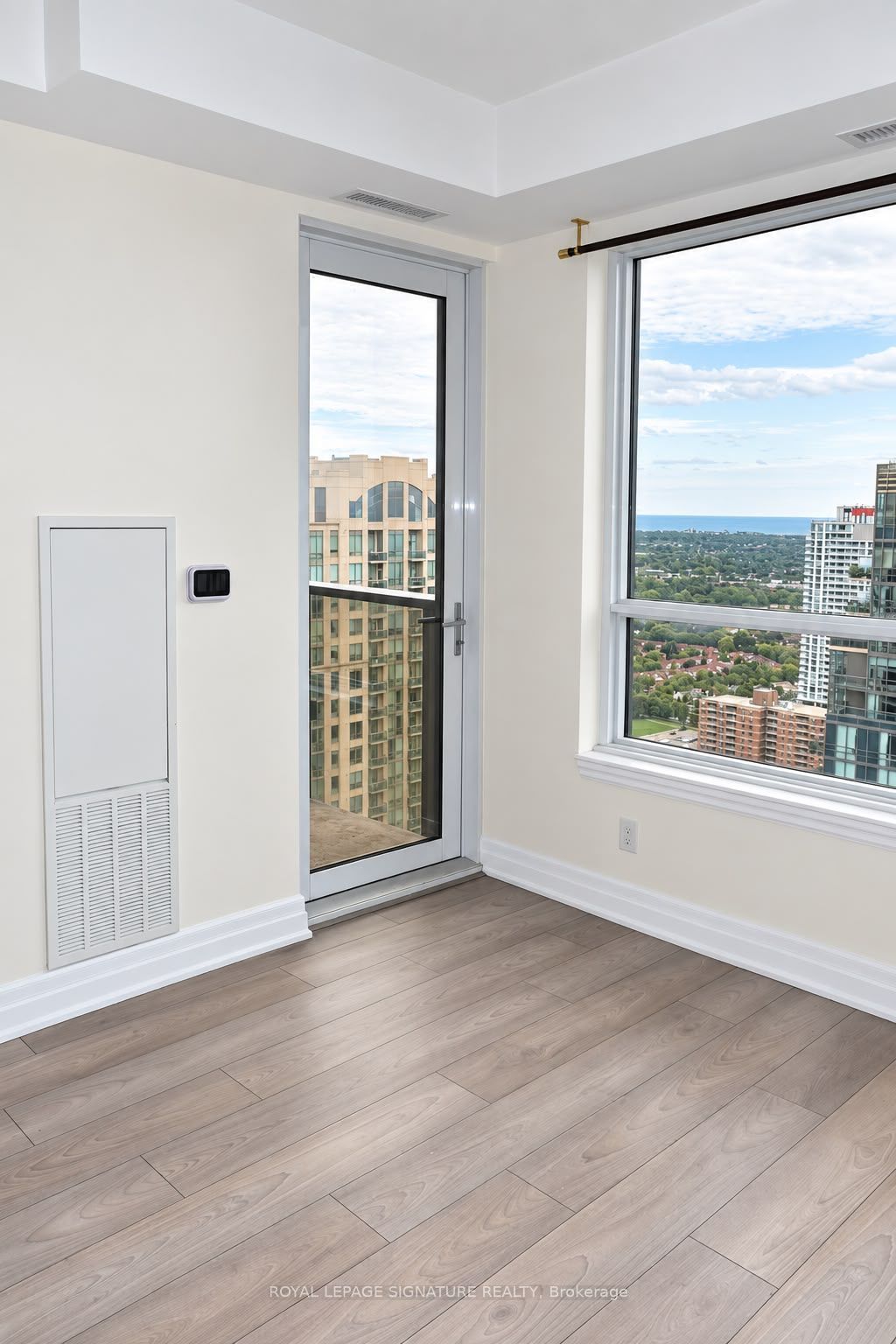 36 Elm Drive 3306, Mississauga, ON L5B 0N3 photo 3