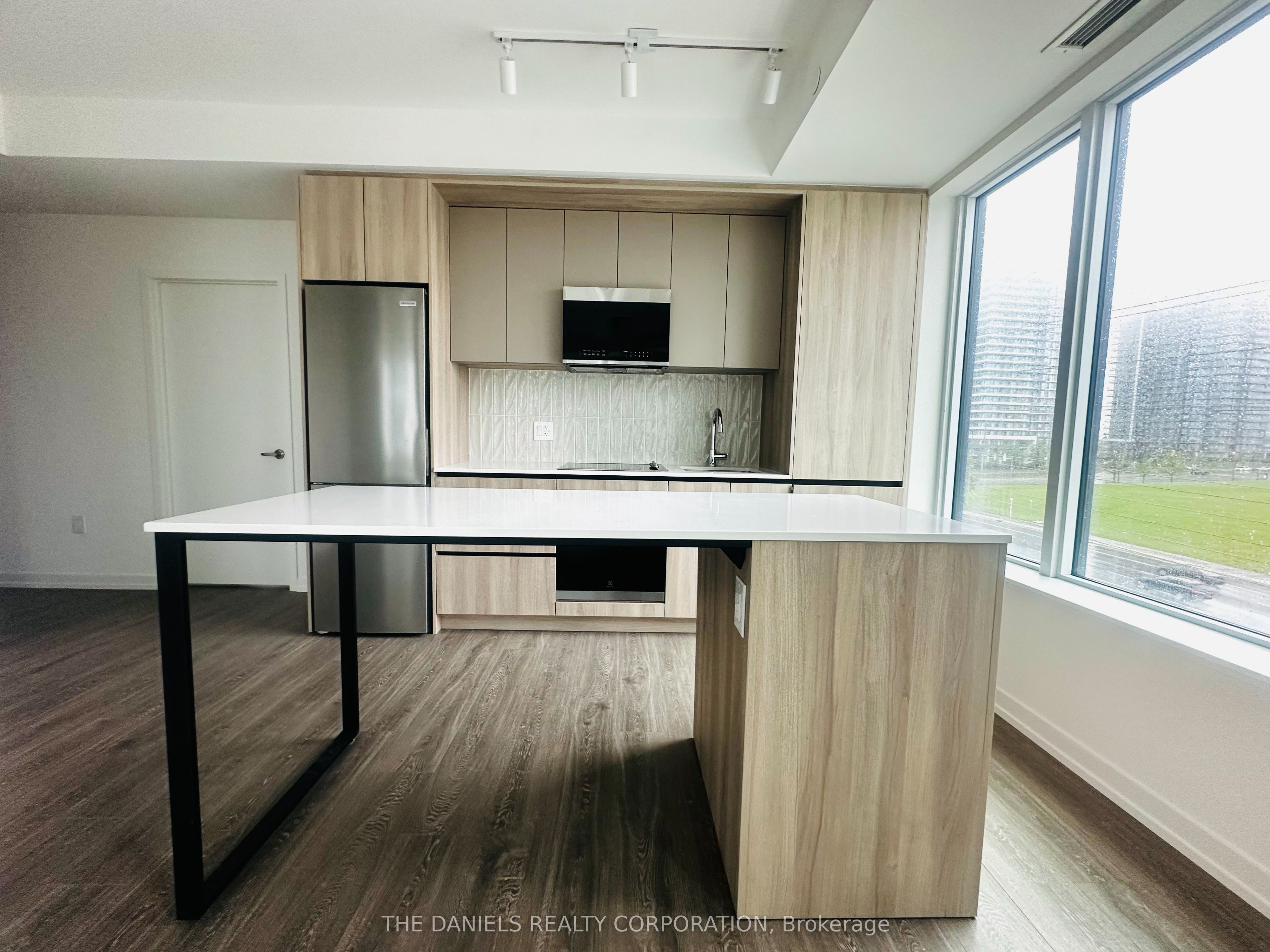 2485 Eglinton Avenue W 603, Mississauga, ON L5M 2T1 photo 2