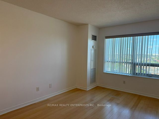 61 Heintzman Street 1310, Toronto, ON M6P 5A2 photo 5