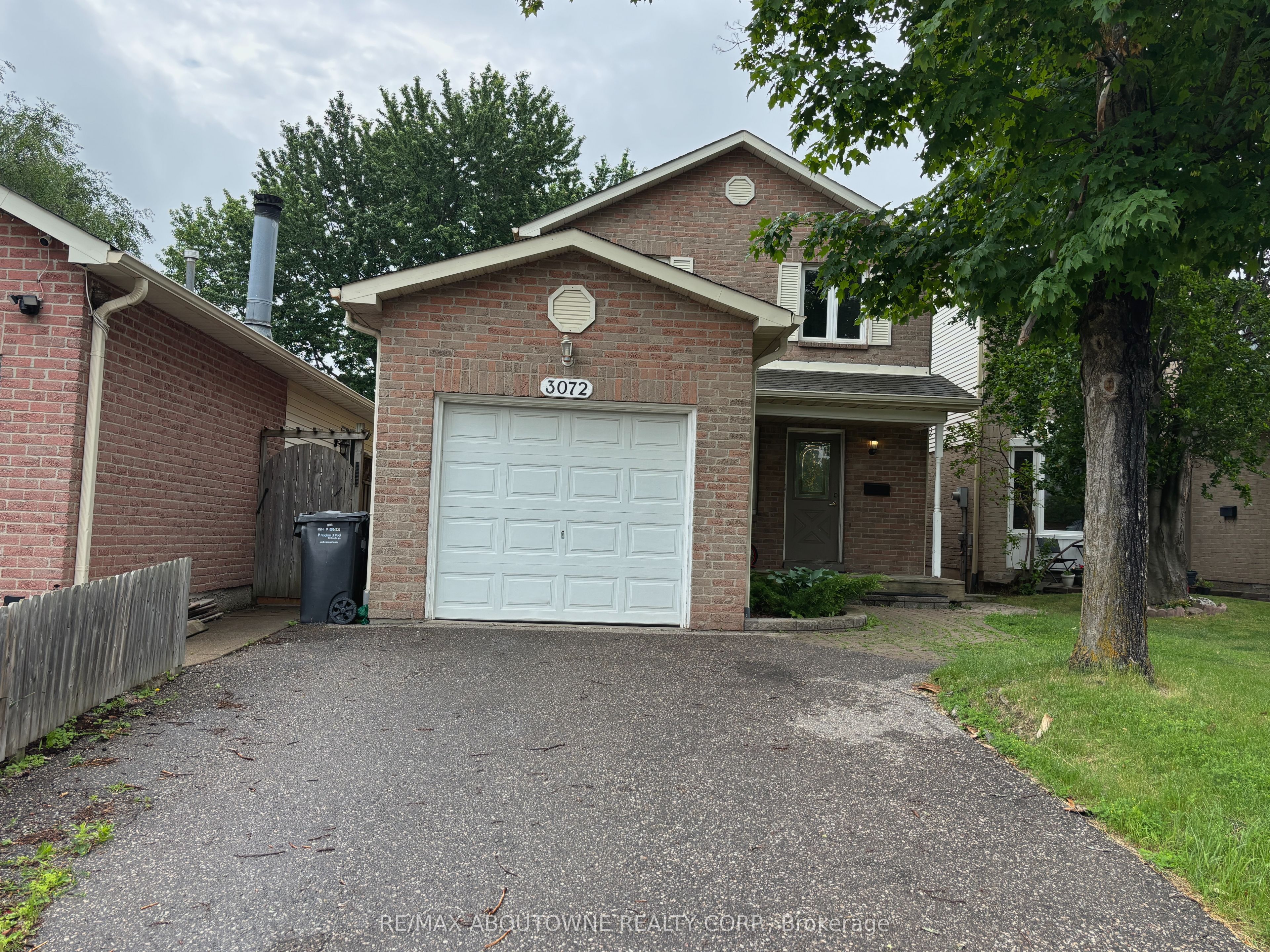 3072 Patrick Crescent, Mississauga, ON L5N 3G5 photo 3