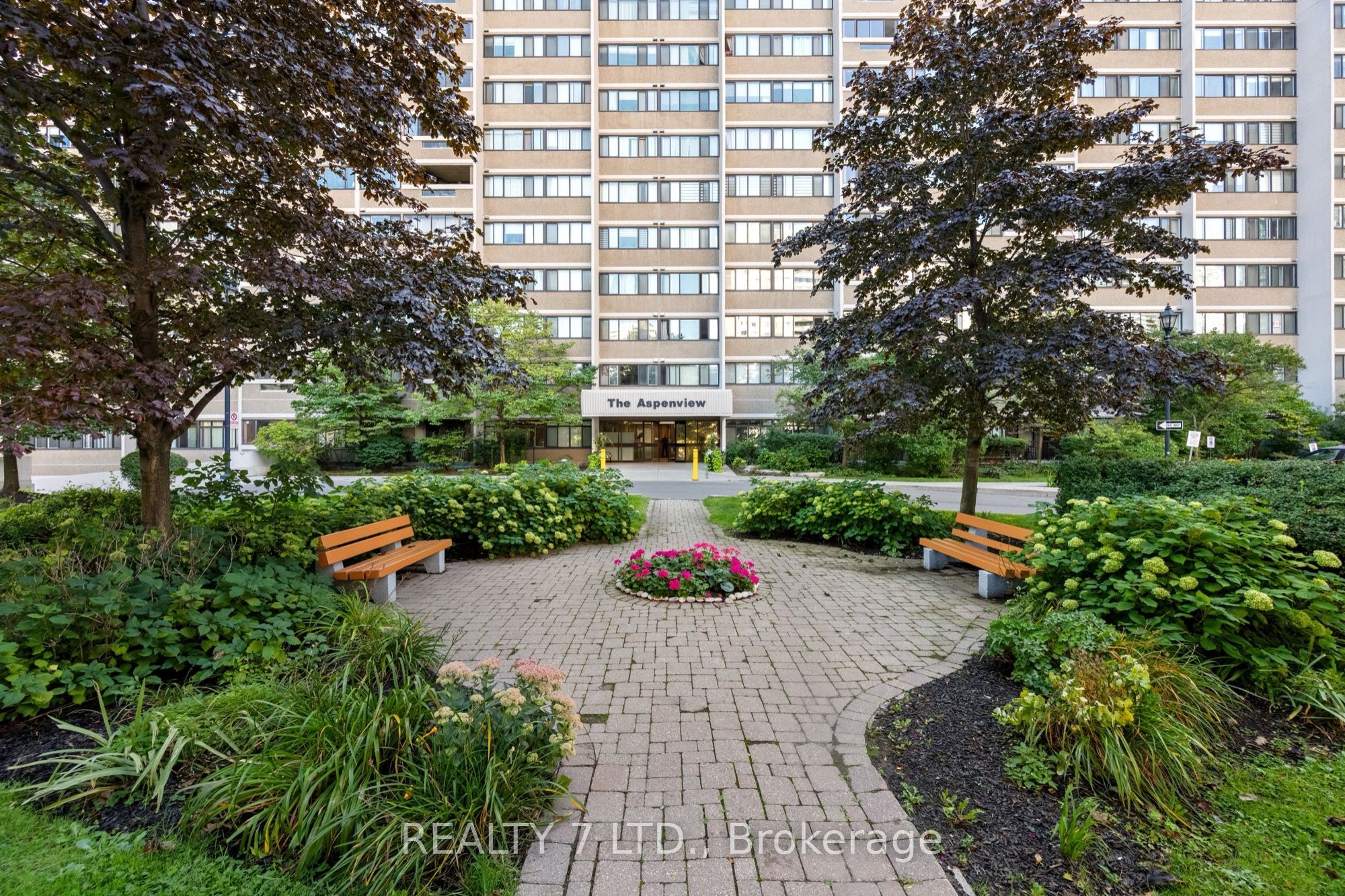 50 ELM Drive E 1507, Mississauga, ON L5A 3X2 photo 2