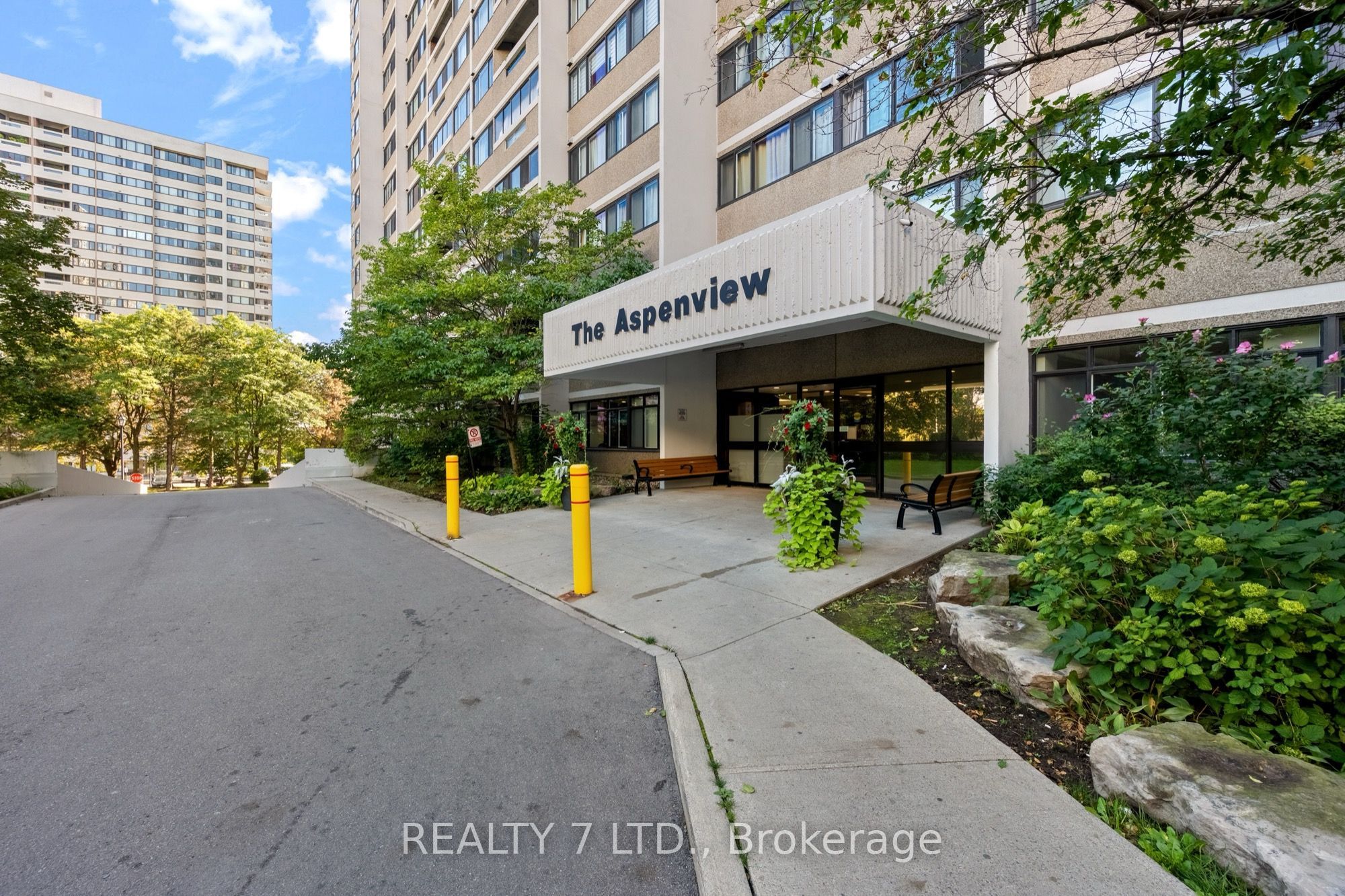 50 ELM Drive E 1507, Mississauga, ON L5A 3X2 photo 3