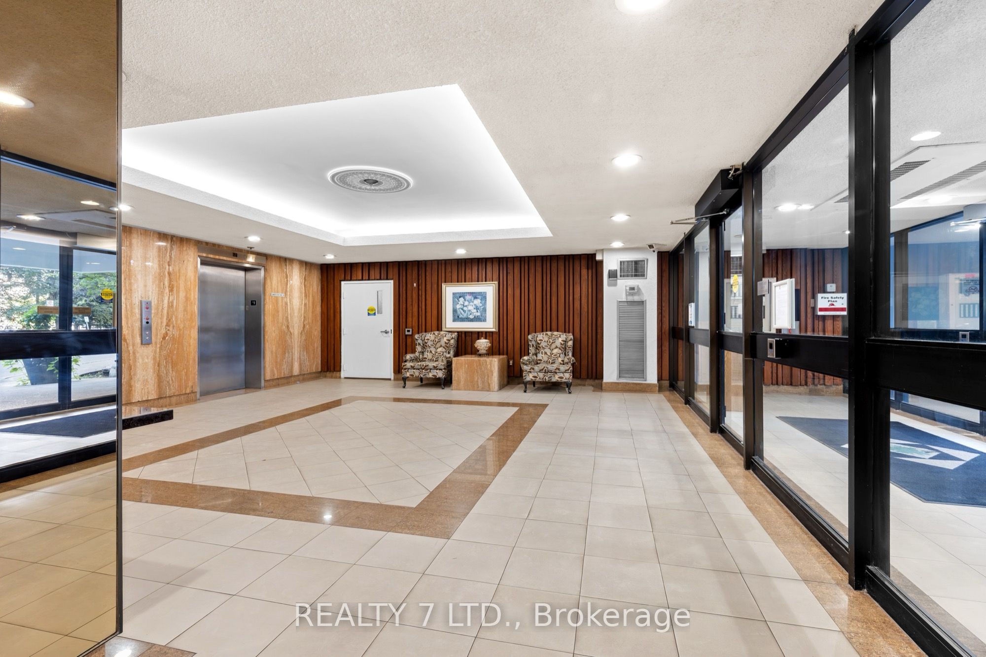 50 ELM Drive E 1507, Mississauga, ON L5A 3X2 photo 4