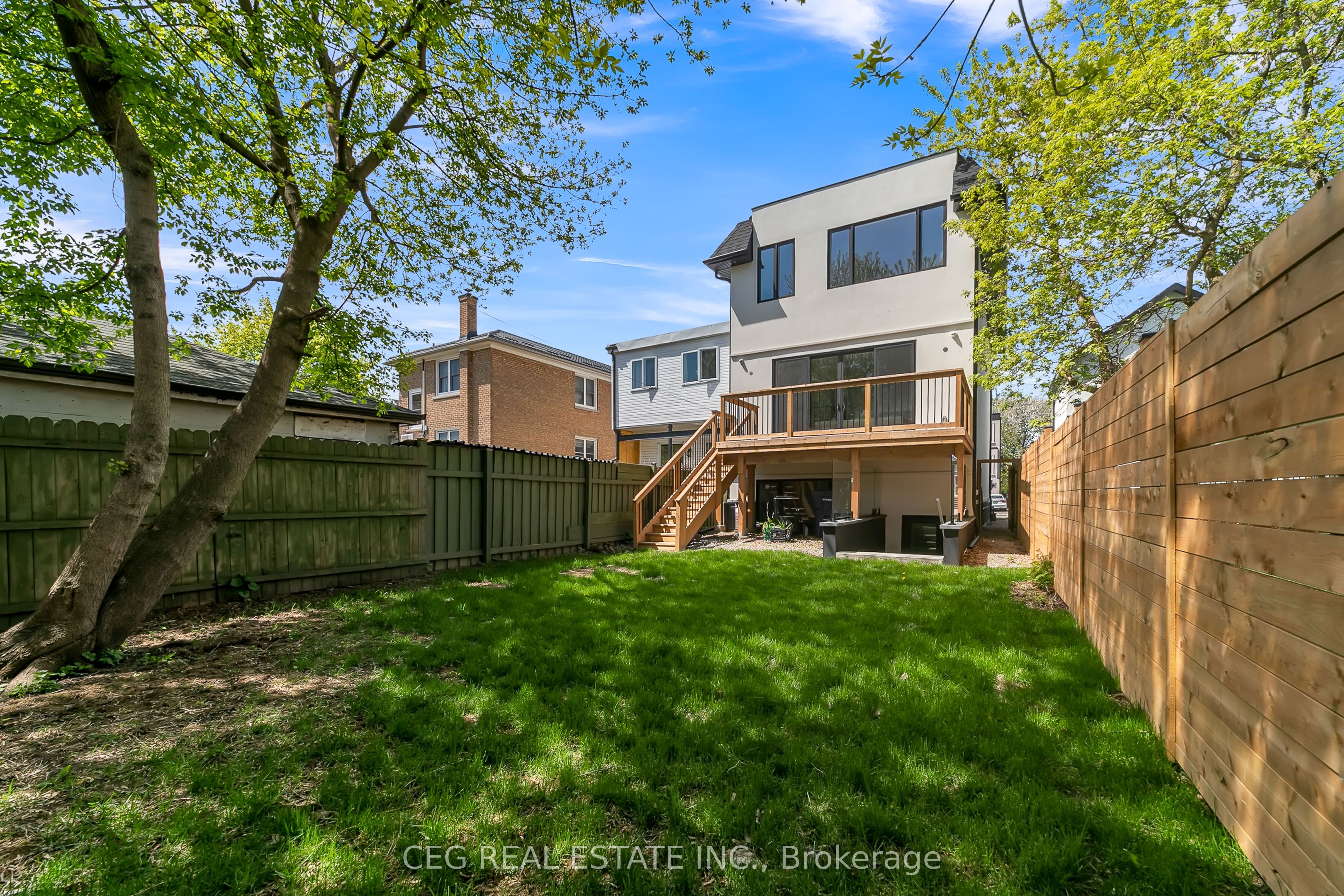 21 Sixteenth Street, Toronto, ON M8V 3J7 photo 4