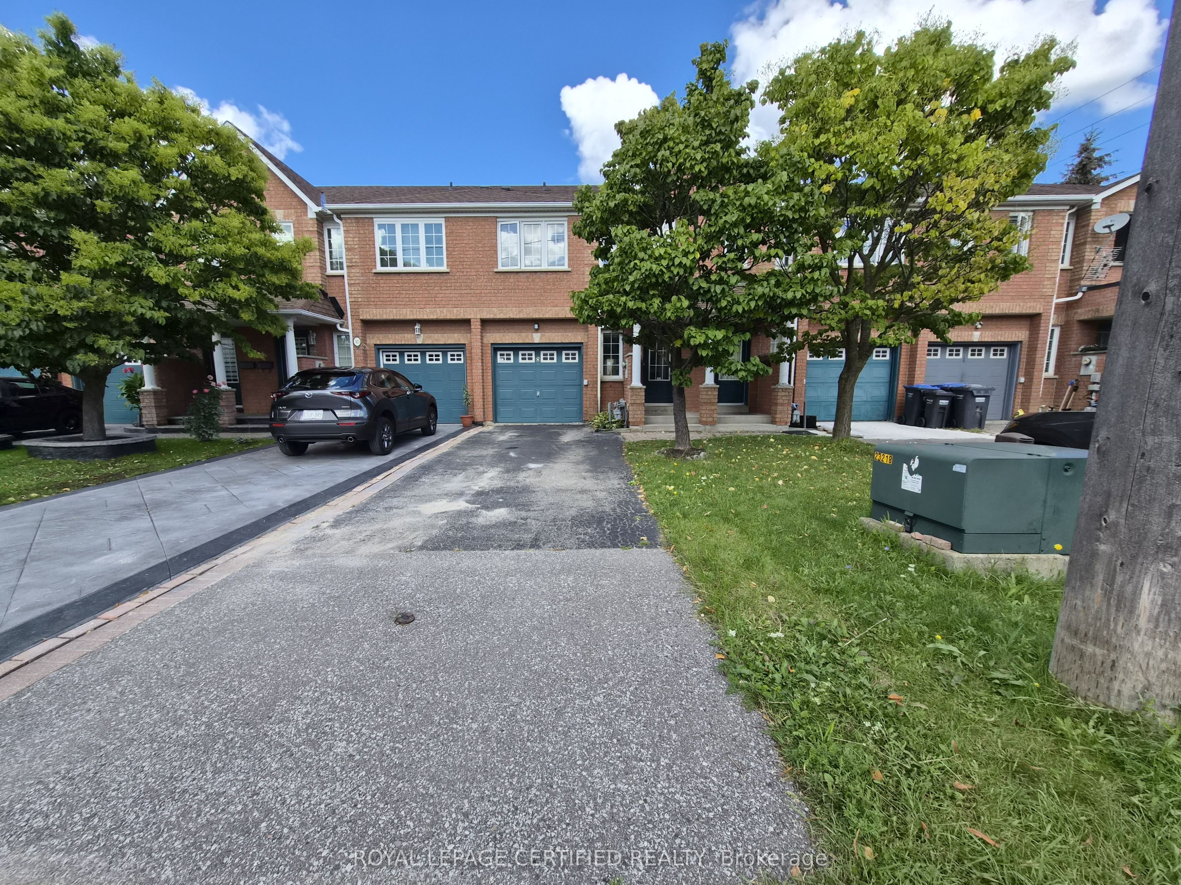 8 James Street, Mississauga, ON L5M 1R5 photo 2
