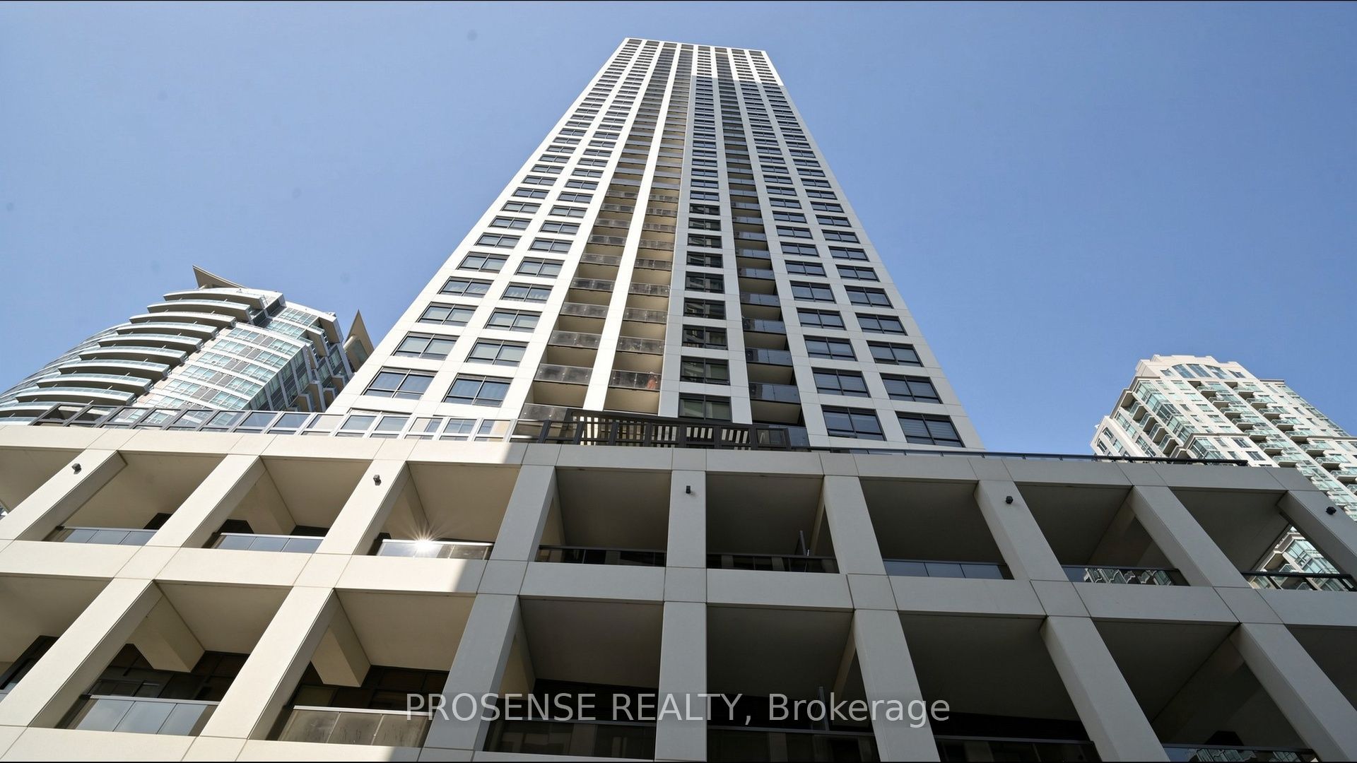 30 Elm Drive W 3002, Mississauga, ON L5B 0N6 photo 2